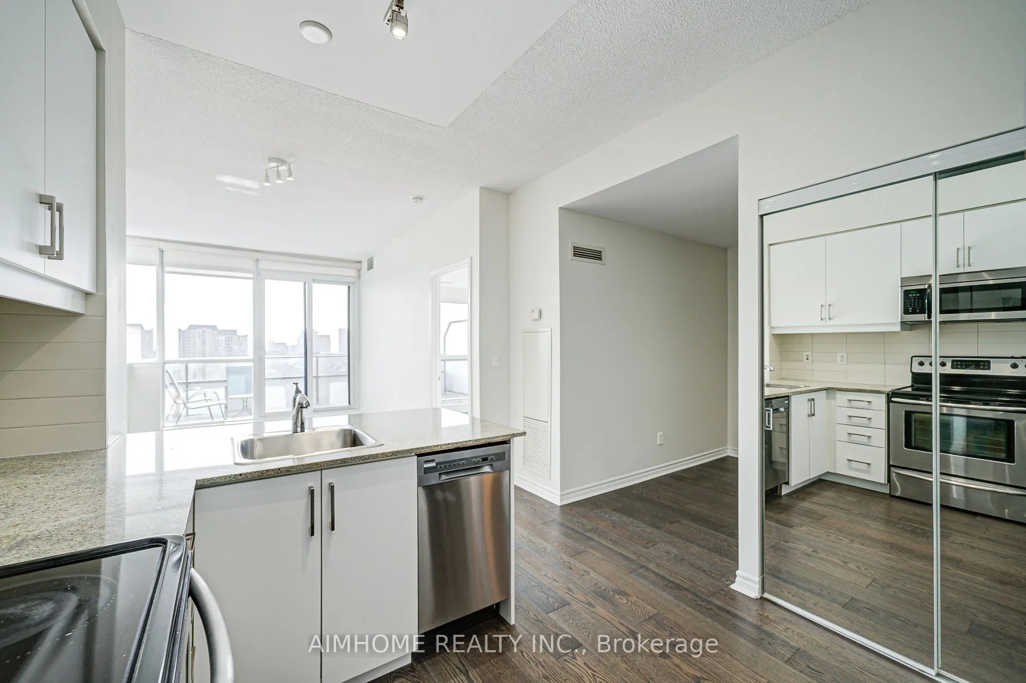 2885 Bayview Avenue, #1201