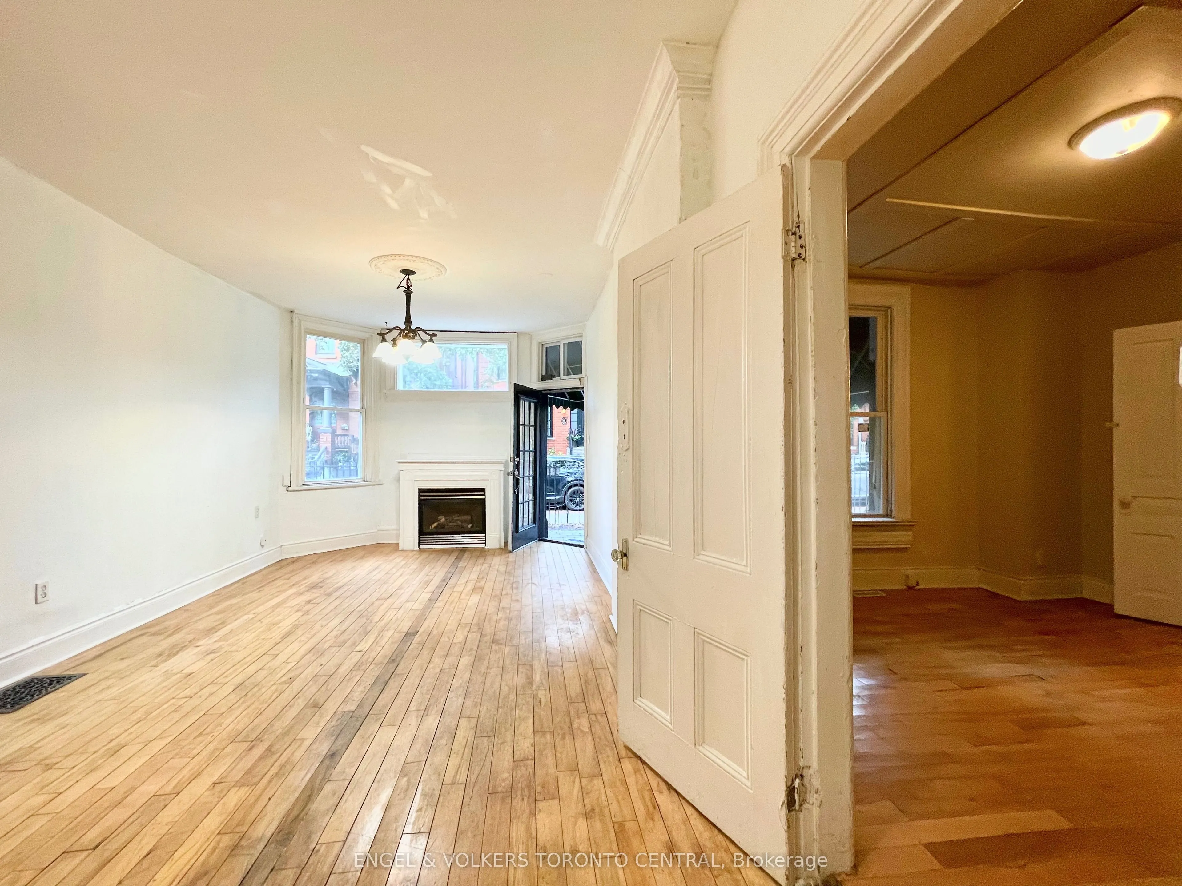 483 Ontario Street, #2