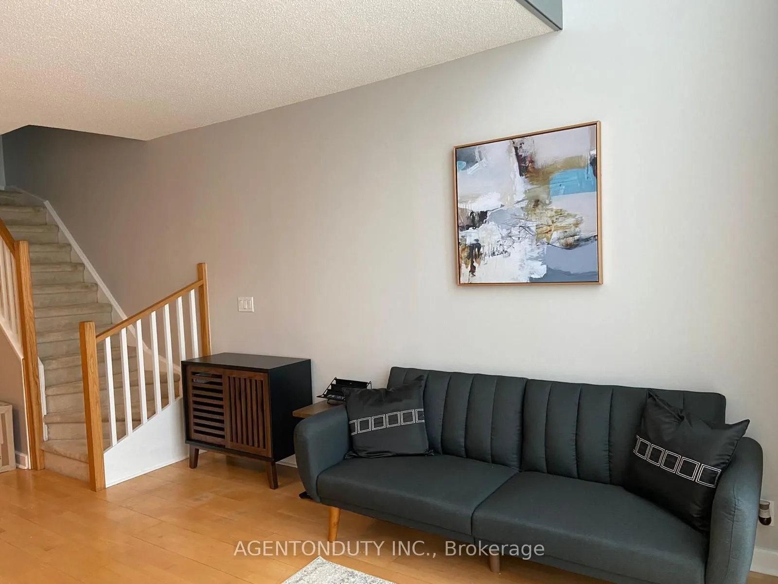 36 Blue Jays Way, #919