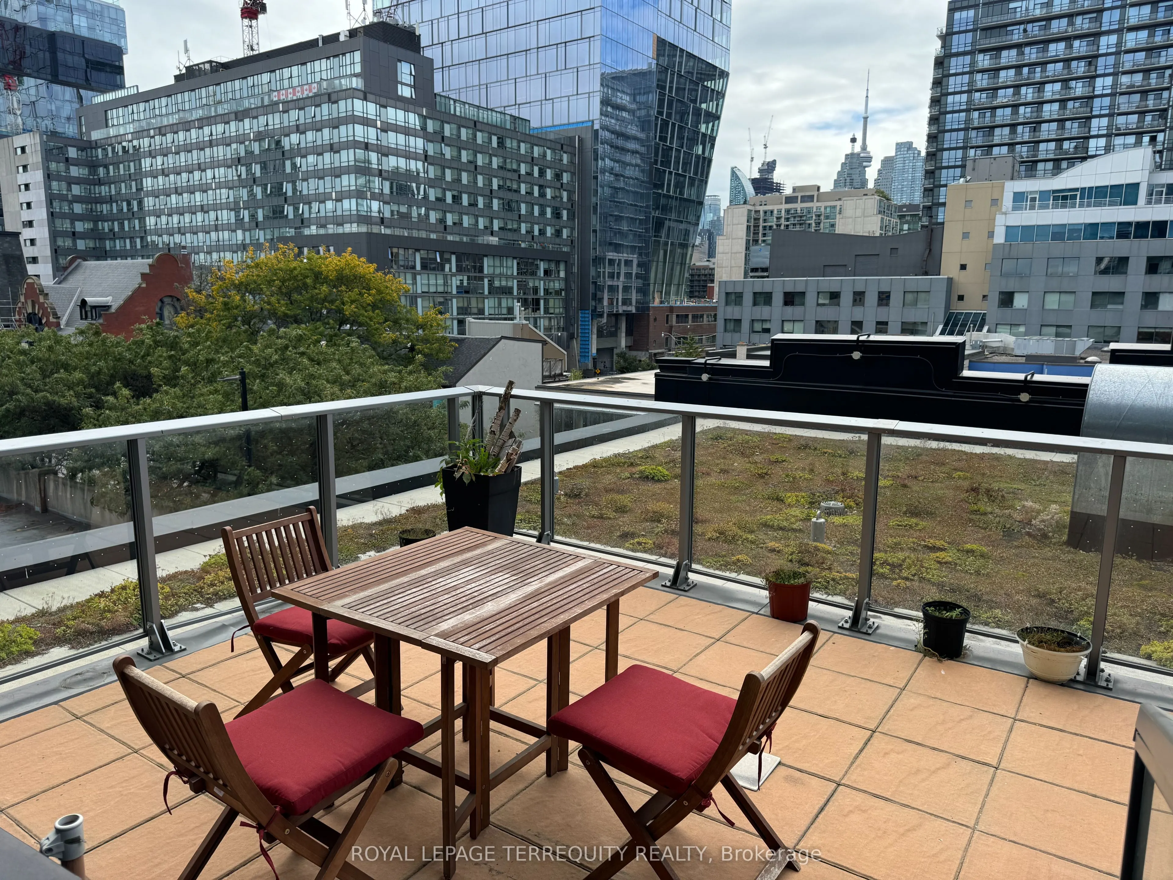 120 Parliament Street, #421