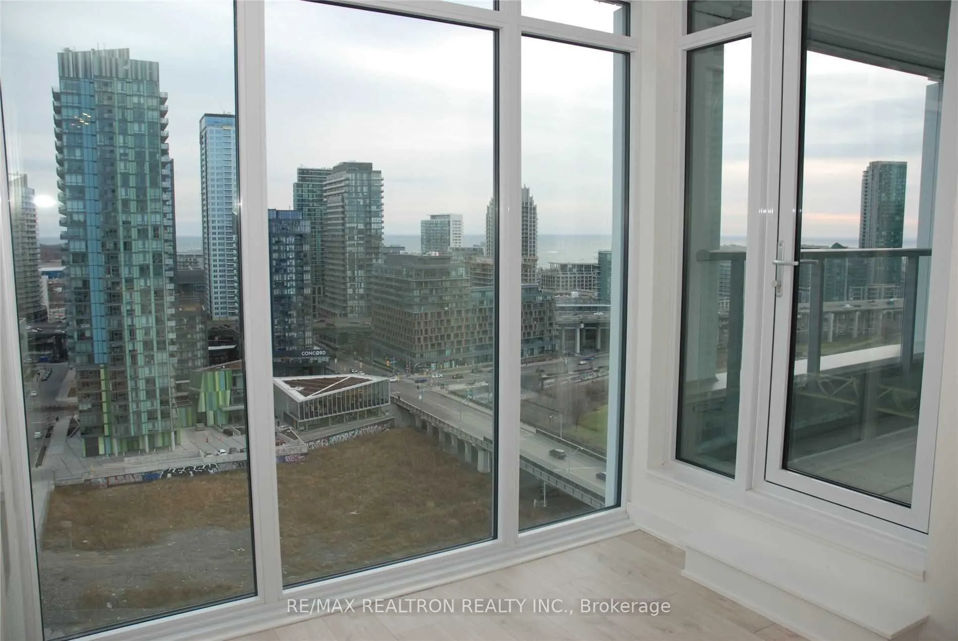 576 Front Street W, #1703