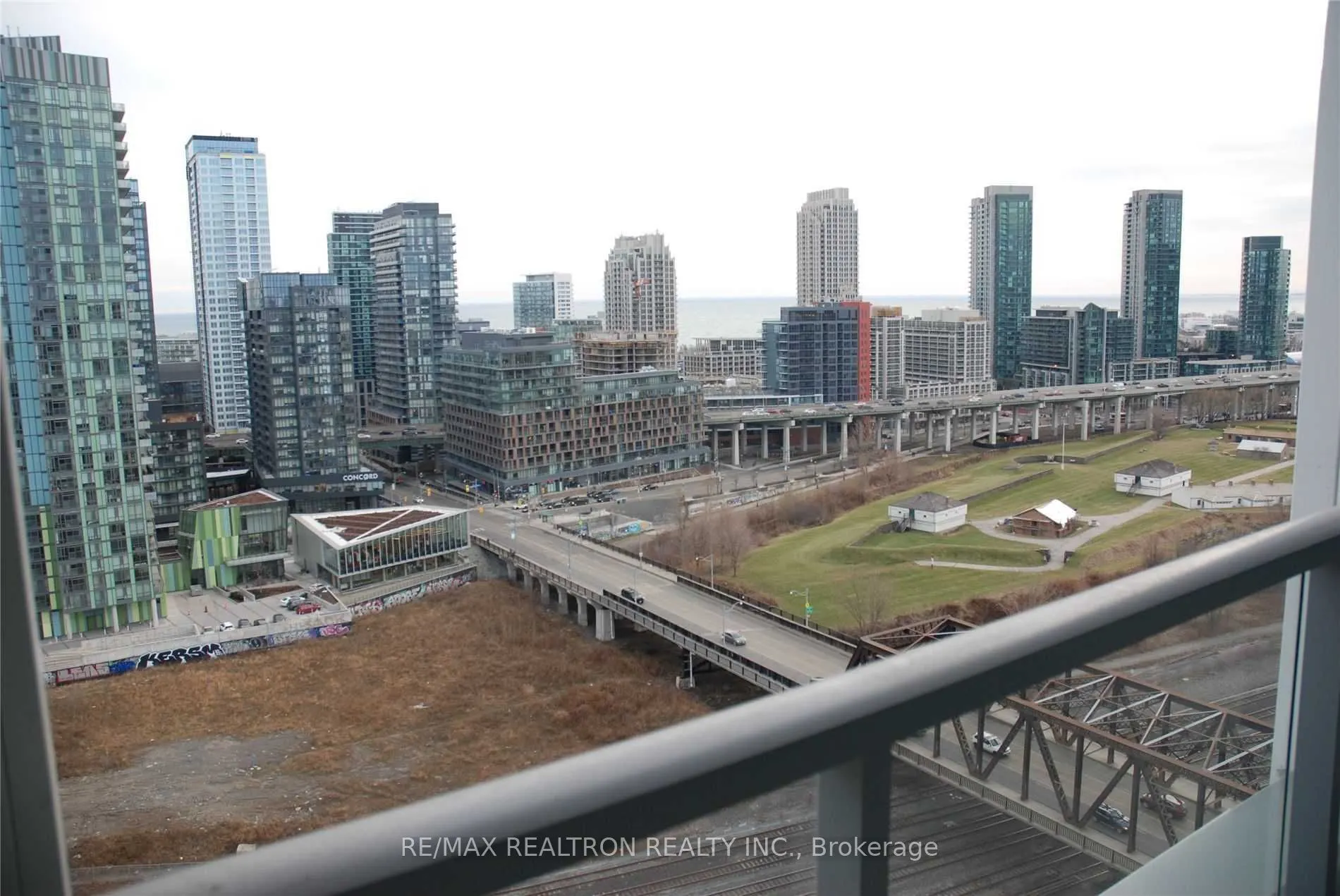 576 Front Street W, #1703