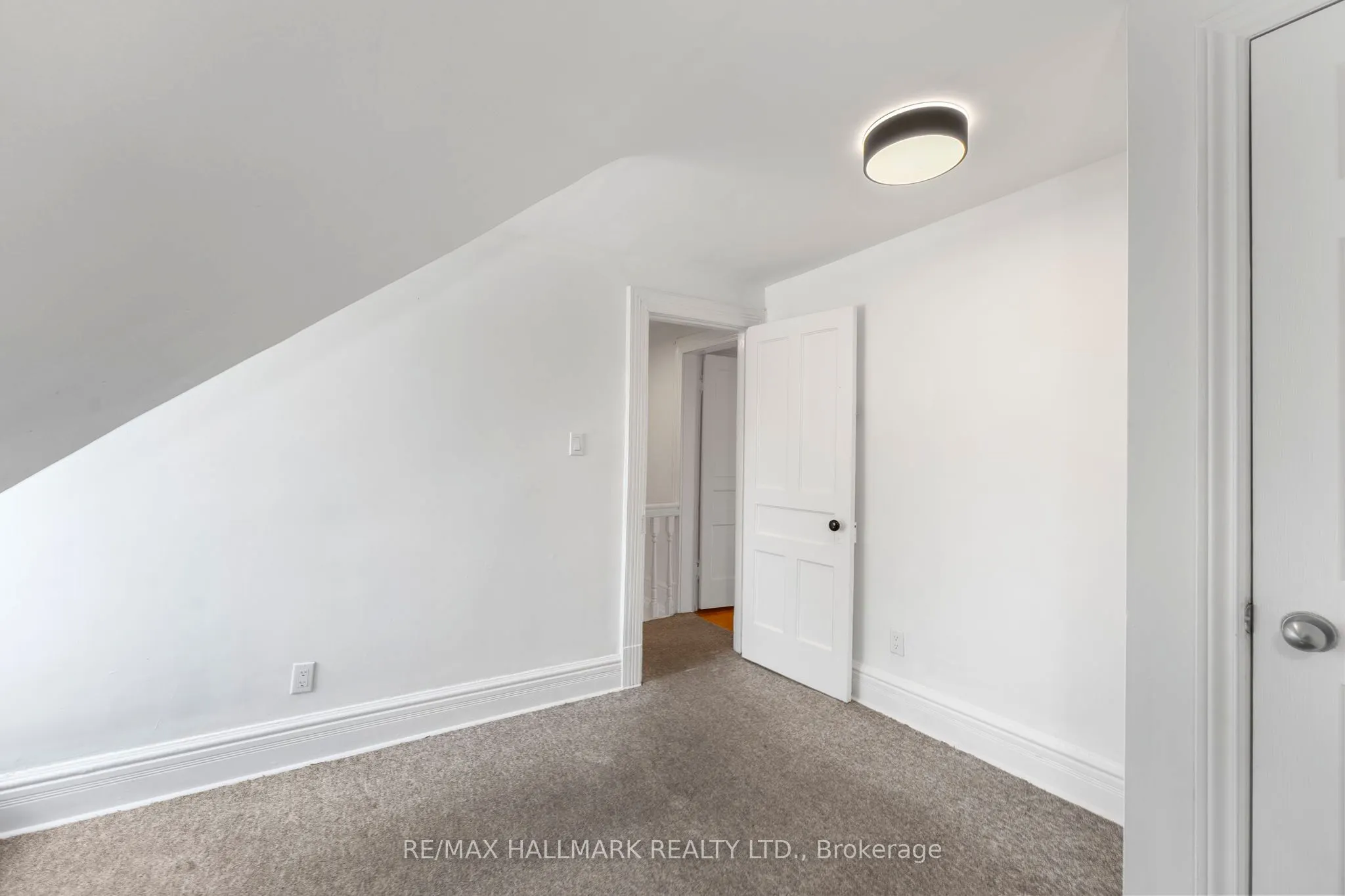 261 Ossington Avenue