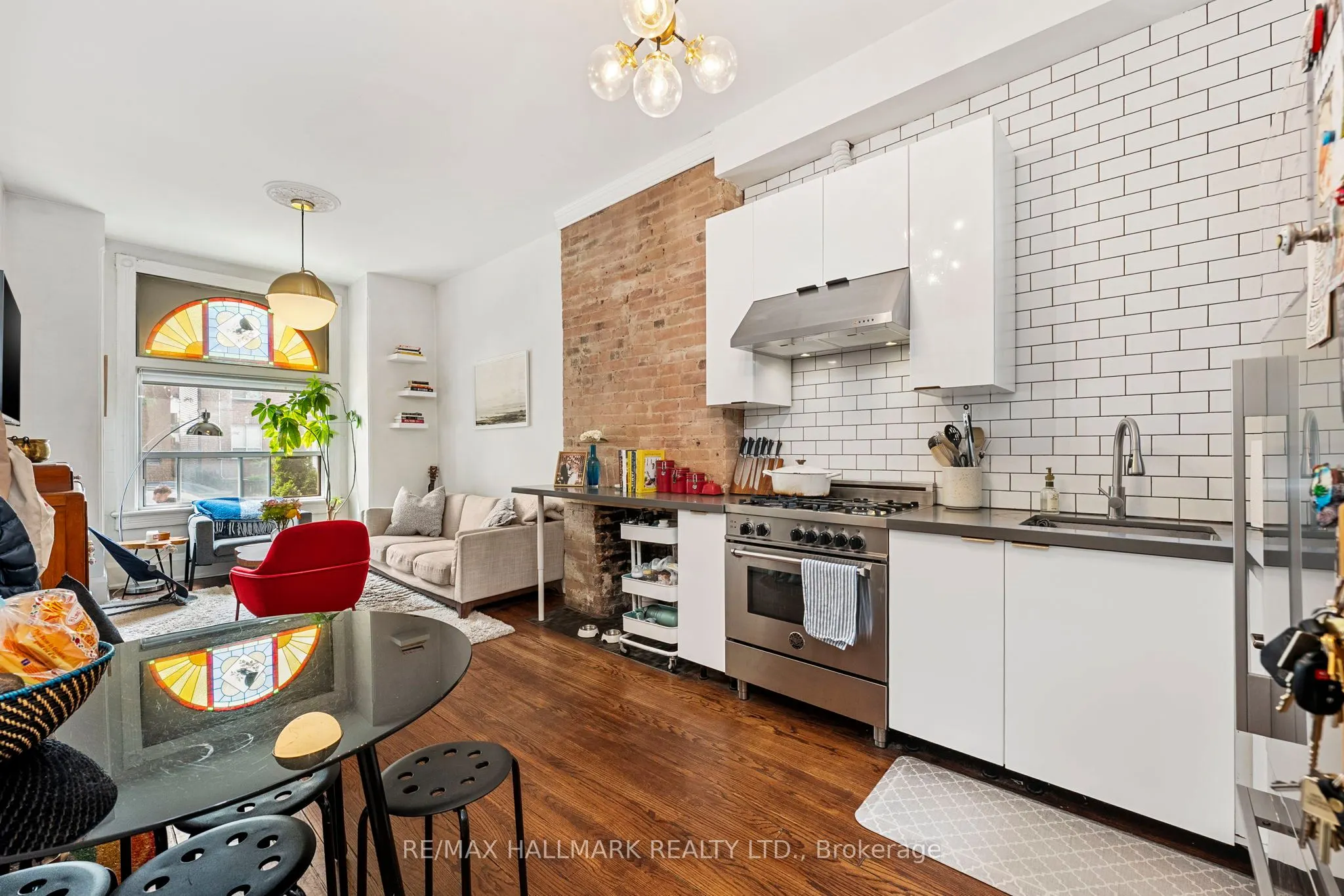 261 Ossington Avenue