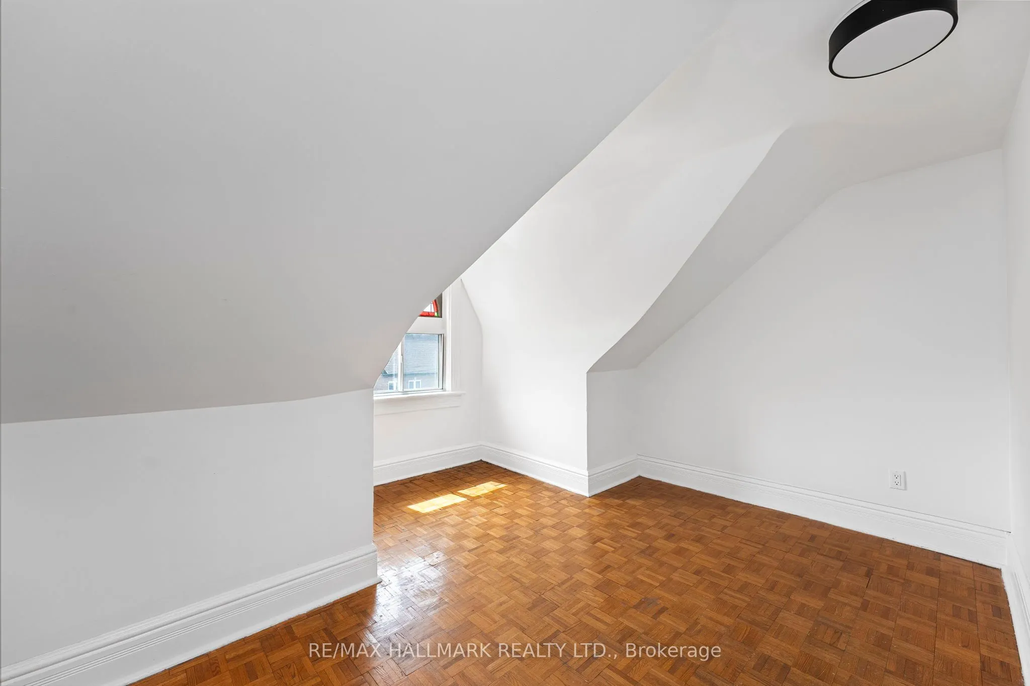261 Ossington Avenue