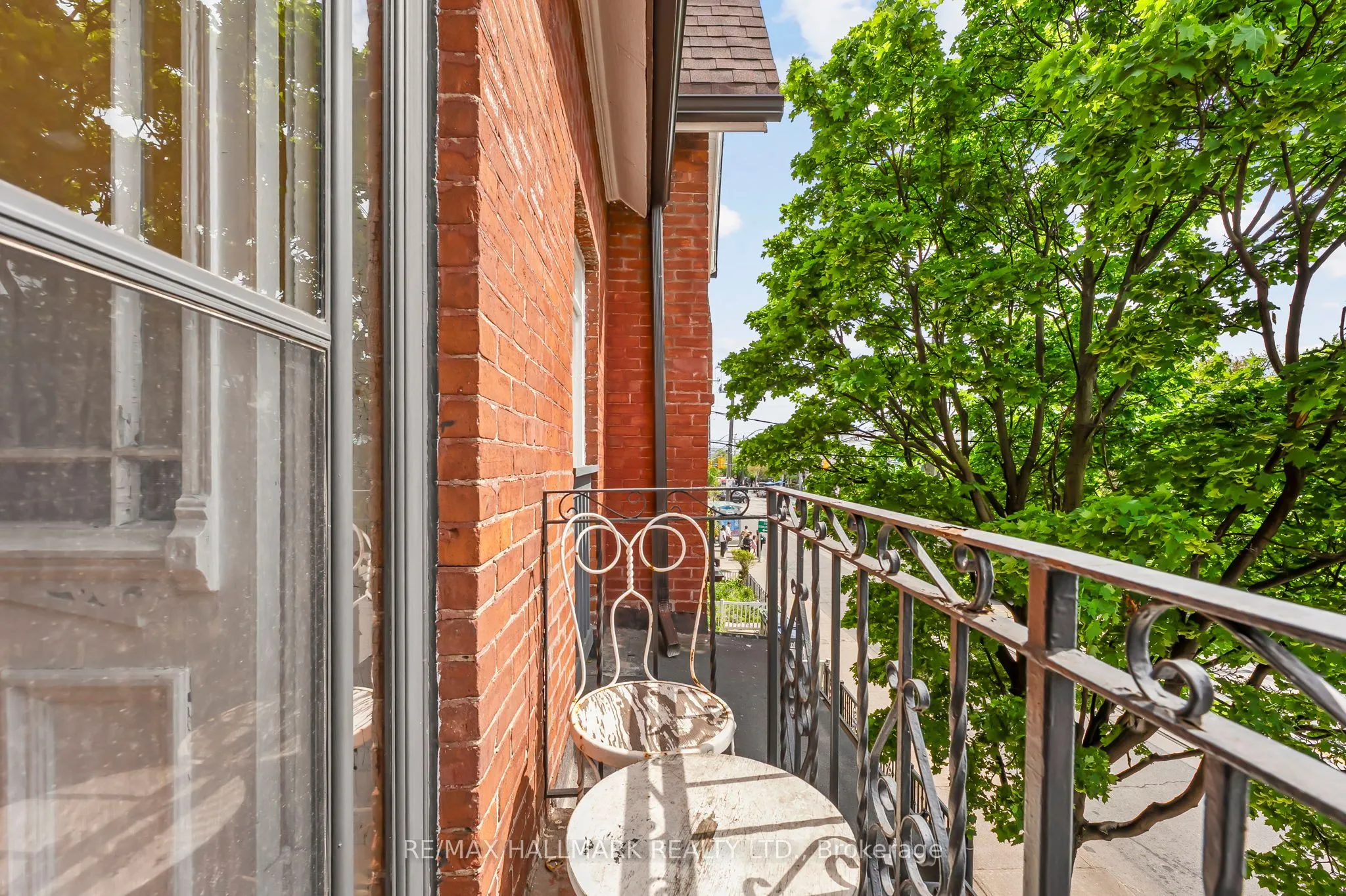 261 Ossington Avenue