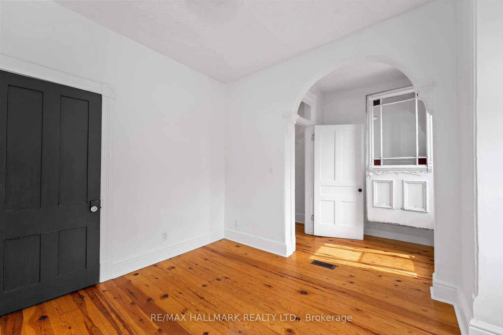 261 Ossington Avenue