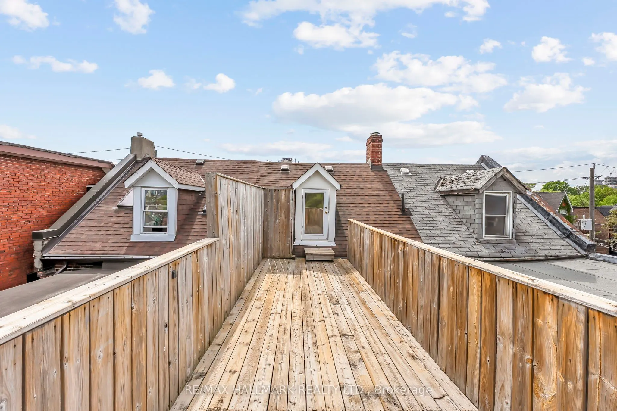 261 Ossington Avenue