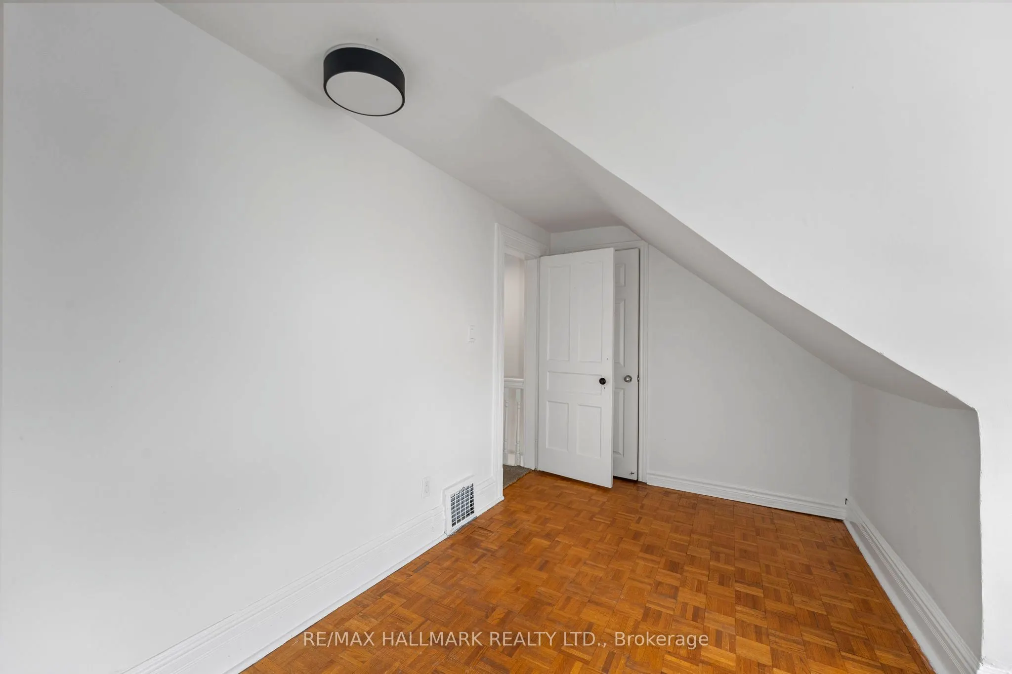261 Ossington Avenue