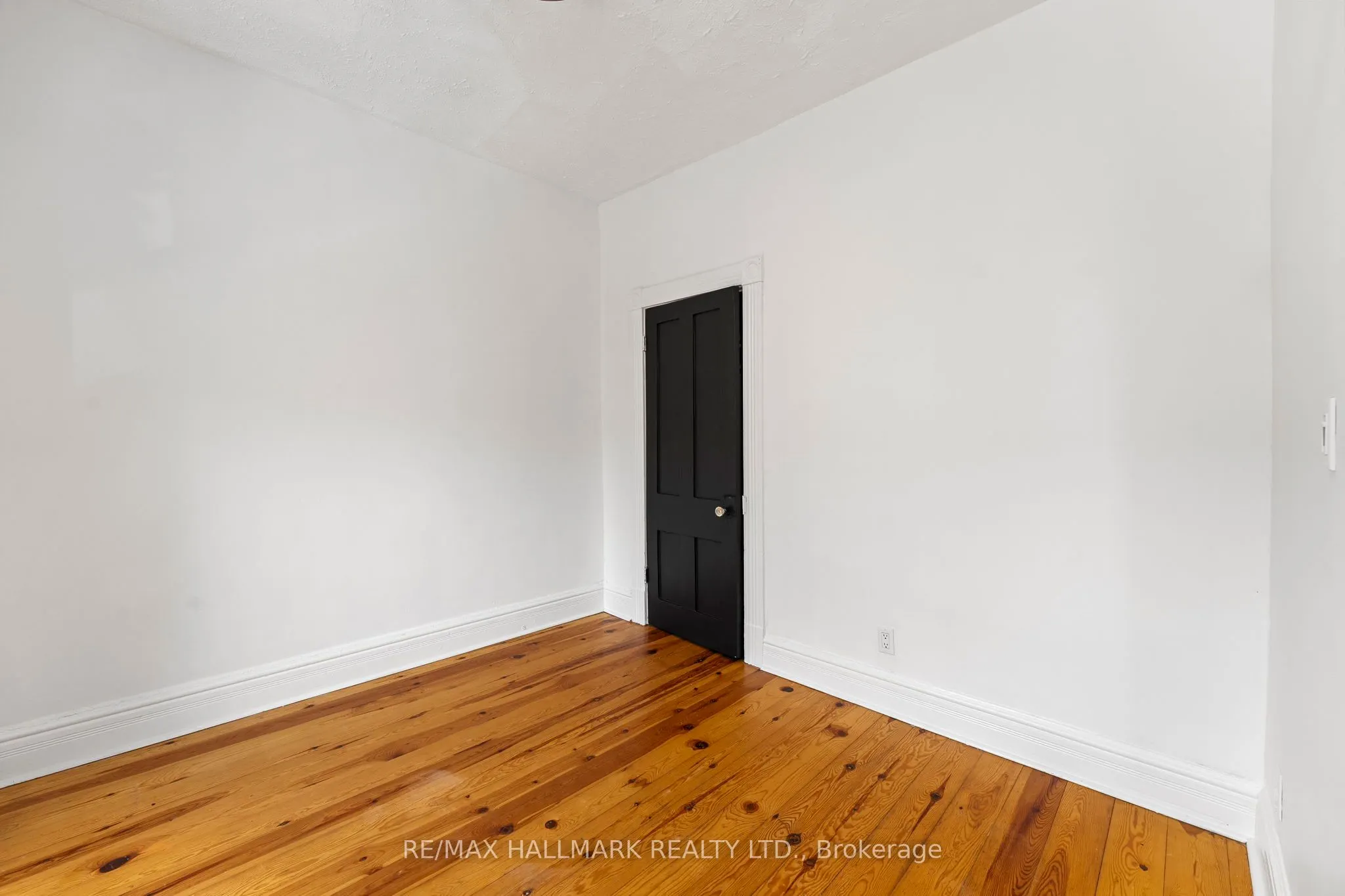 261 Ossington Avenue