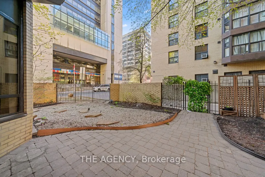 211 St Patrick Street, #107