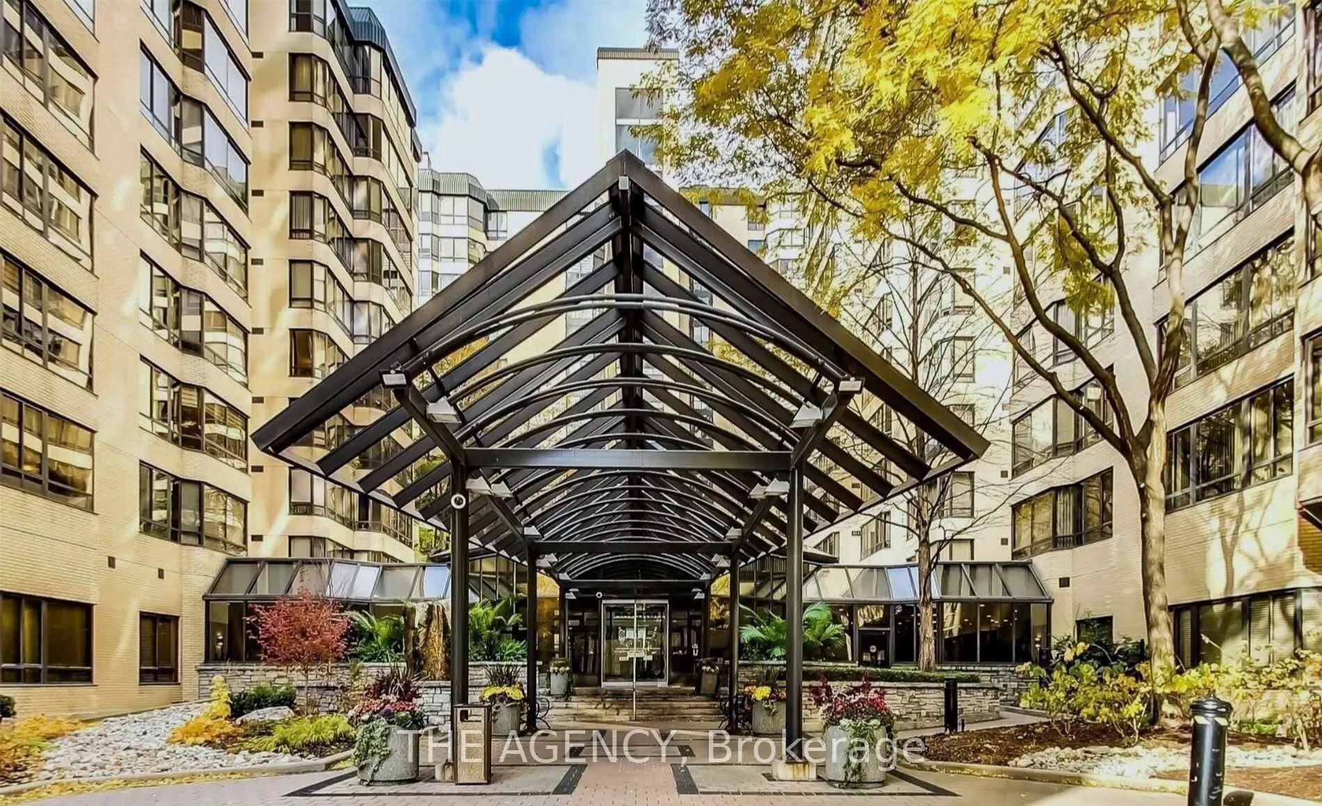 211 St Patrick Street, #107