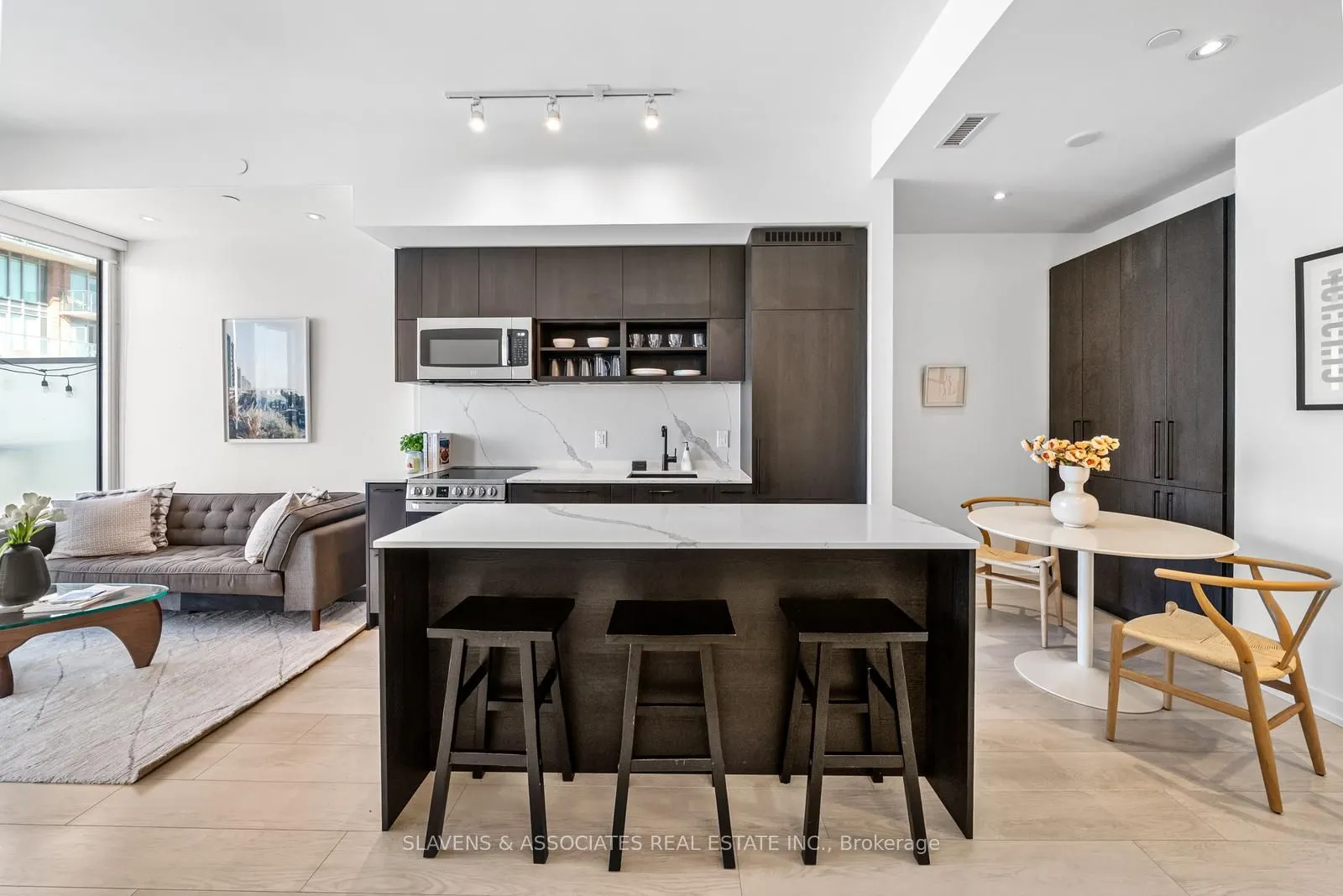 135 East Liberty Street, #2406