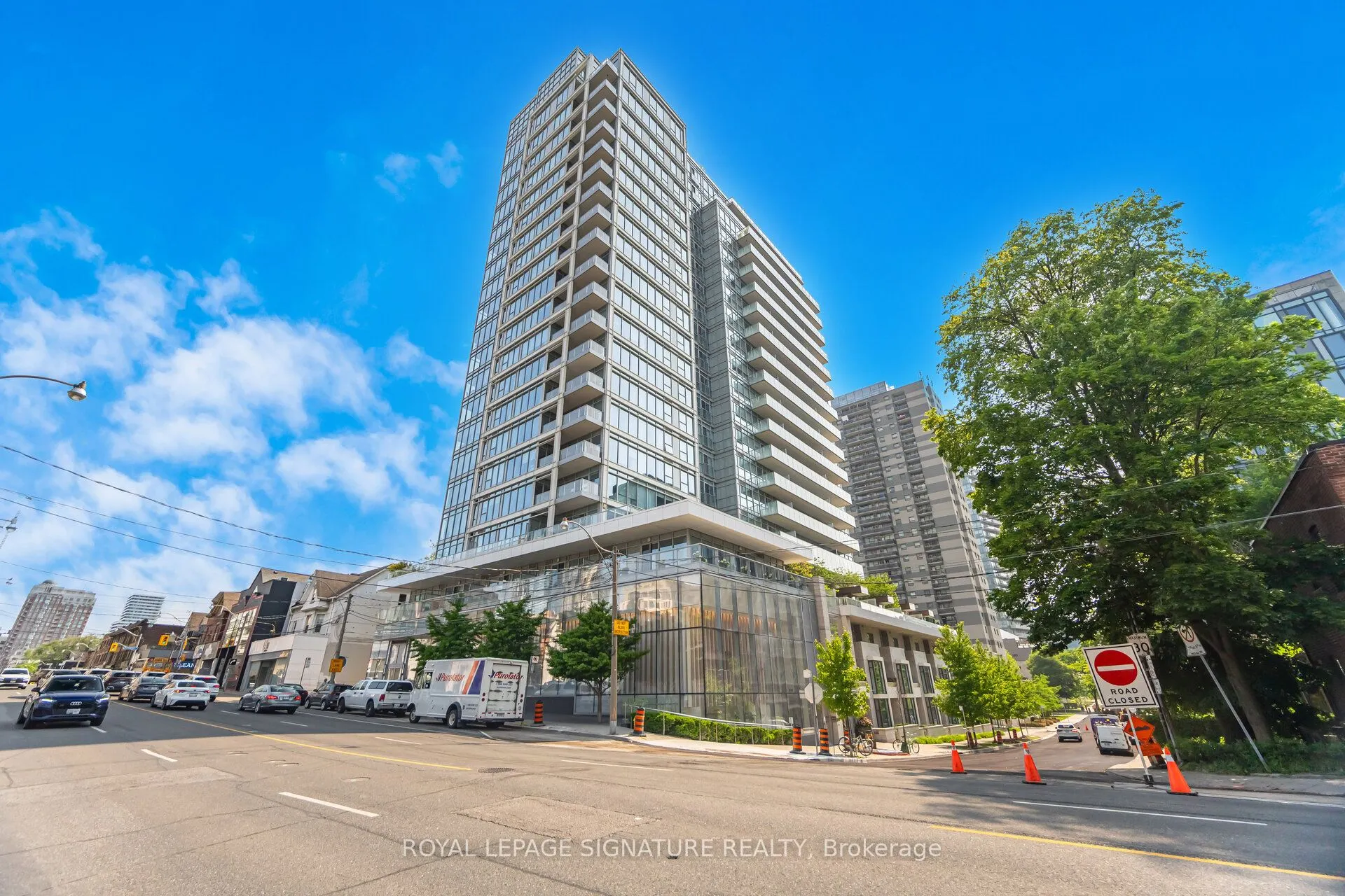 170 Avenue Road, #810