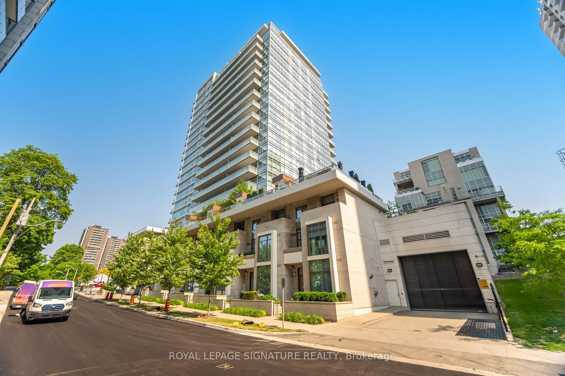 170 Avenue Road, #810