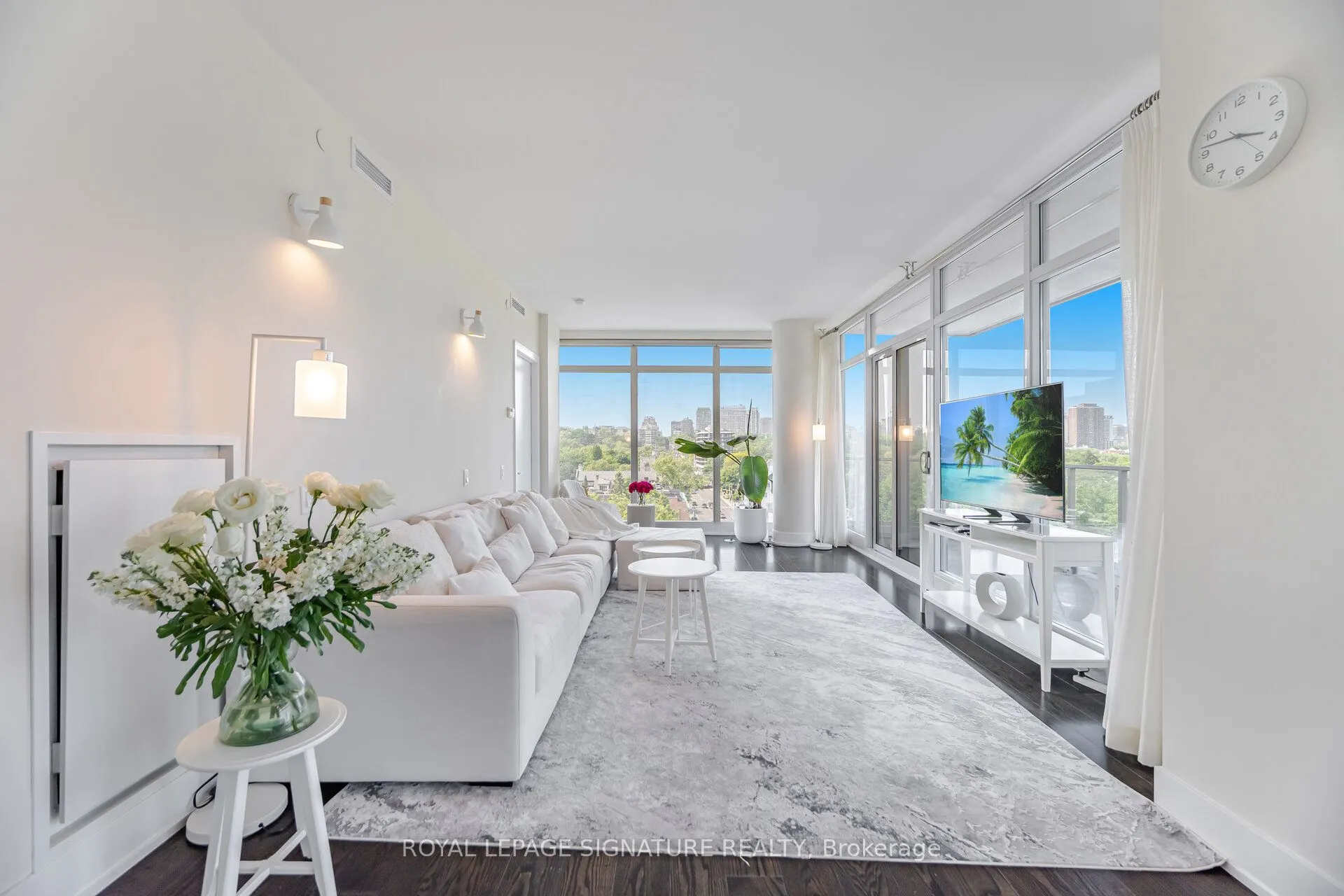 170 Avenue Road, #810
