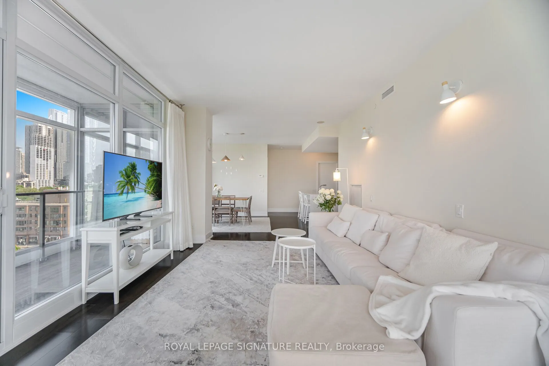 170 Avenue Road, #810