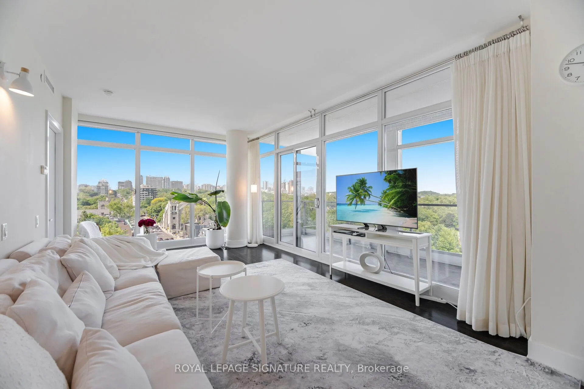170 Avenue Road, #810