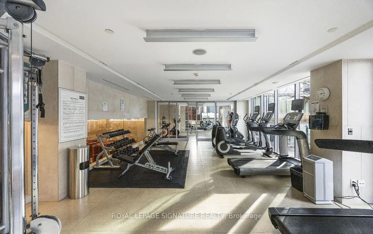 170 Avenue Road, #810