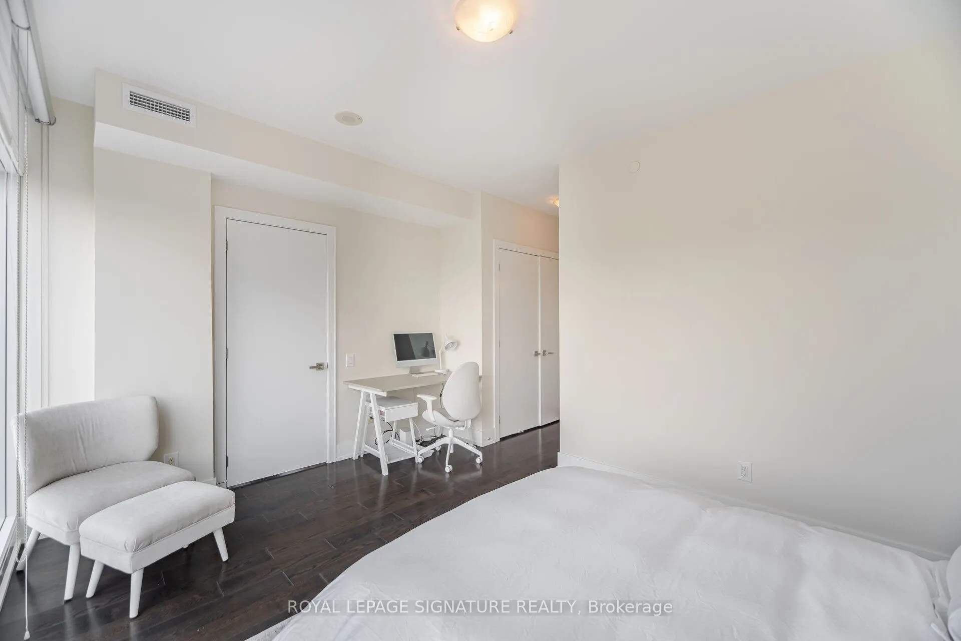 170 Avenue Road, #810