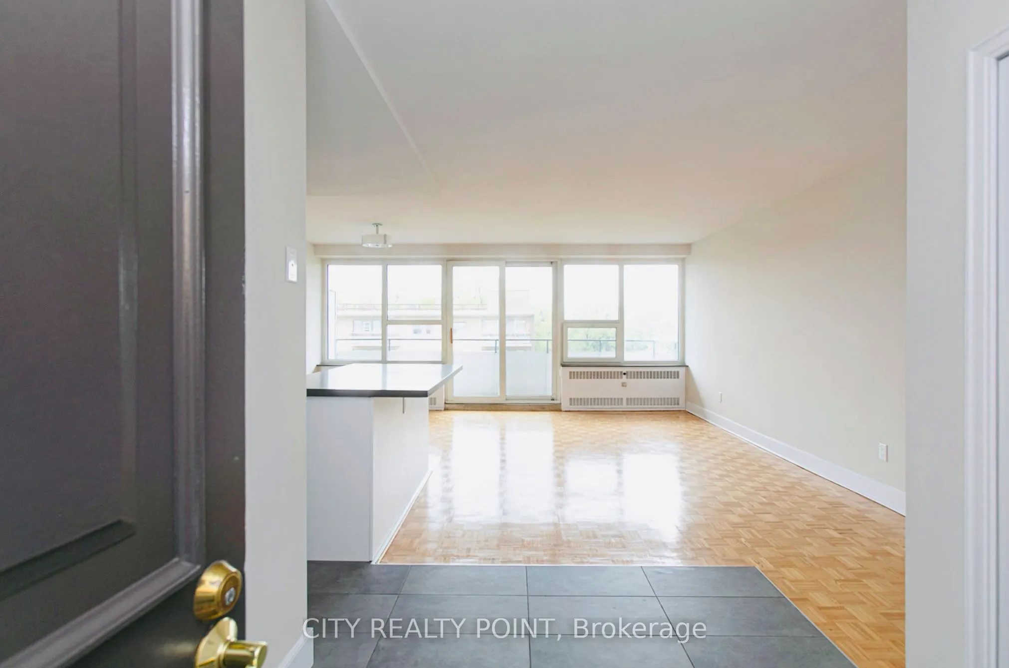 10 Shallmar Boulevard, #201