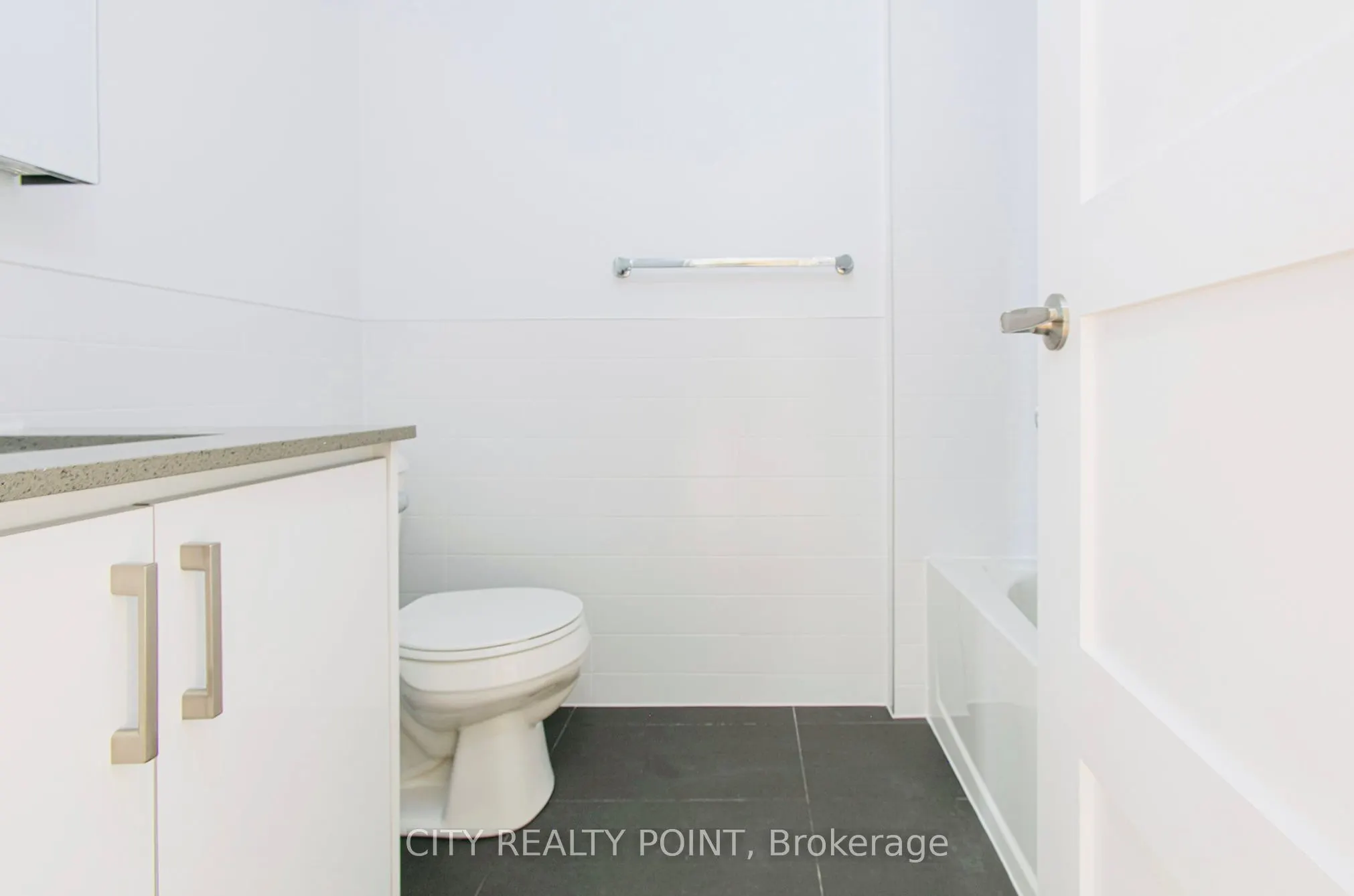 10 Shallmar Boulevard, #201