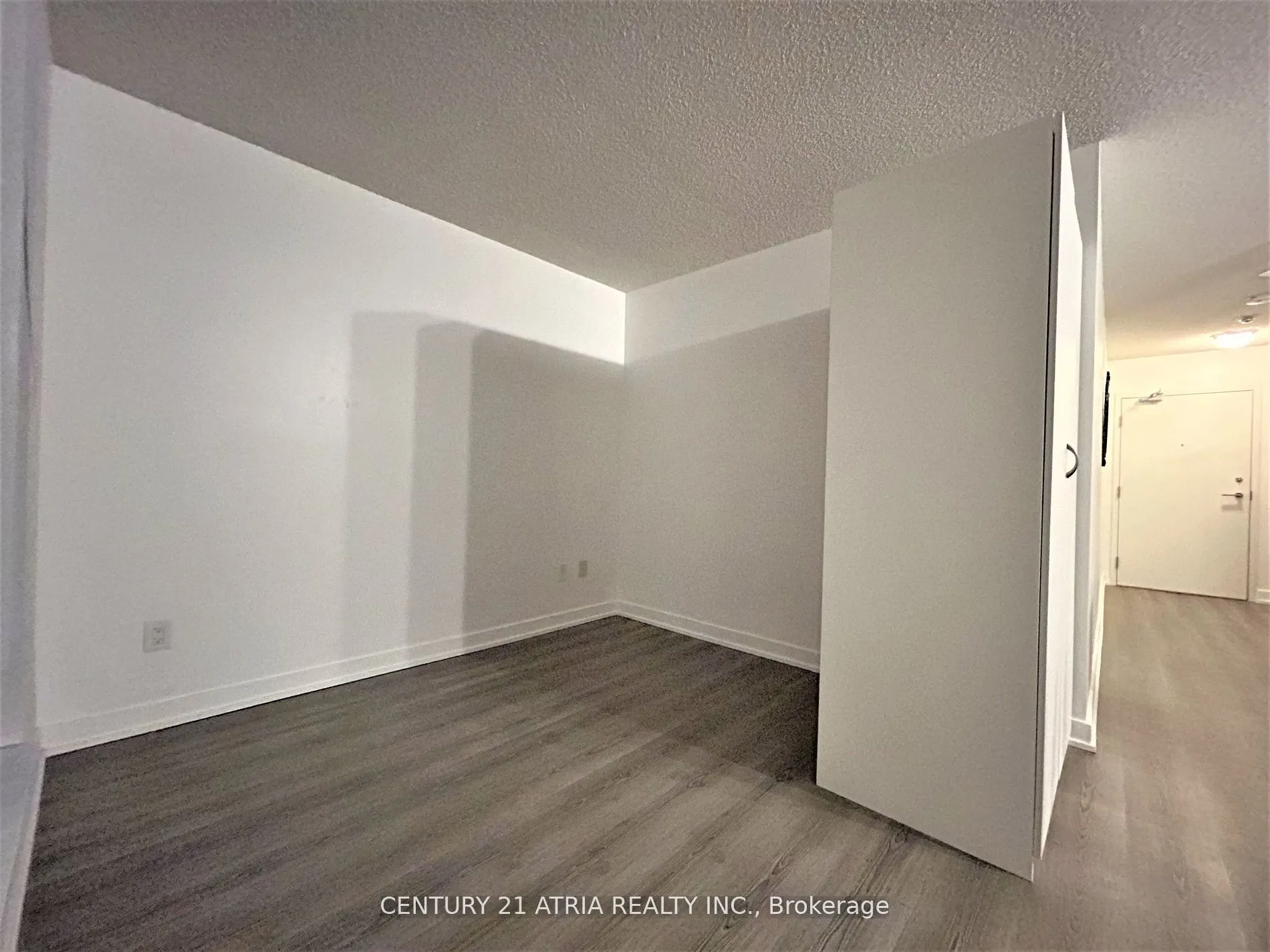 19 Singer Court, #209B