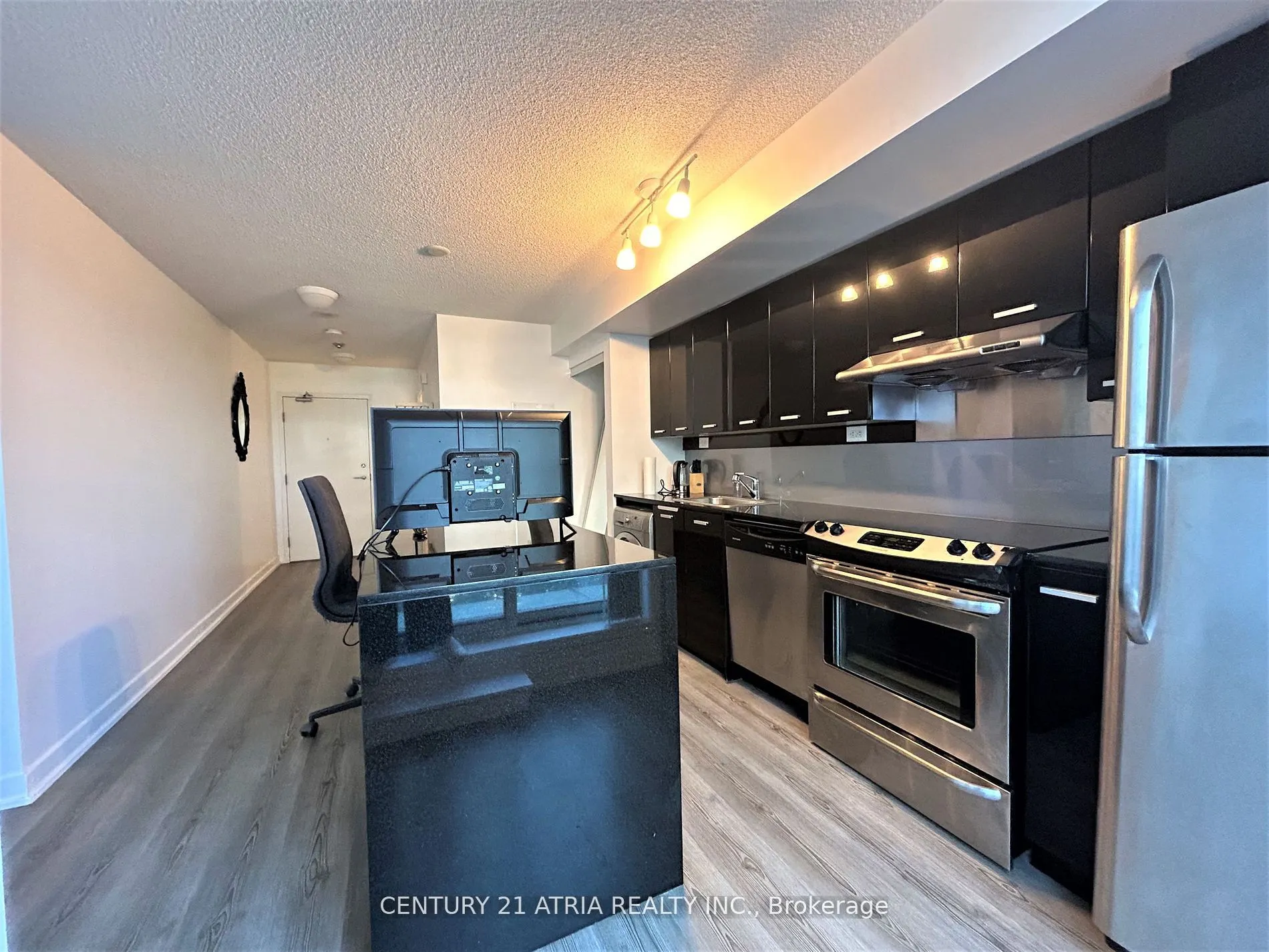19 Singer Court, #209B