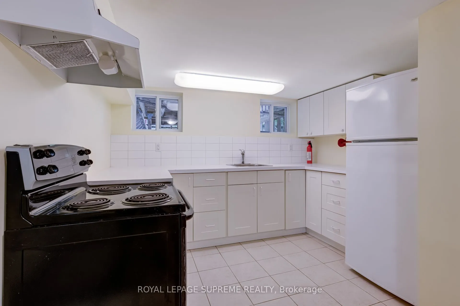 66 Kenwood Avenue, #Lower