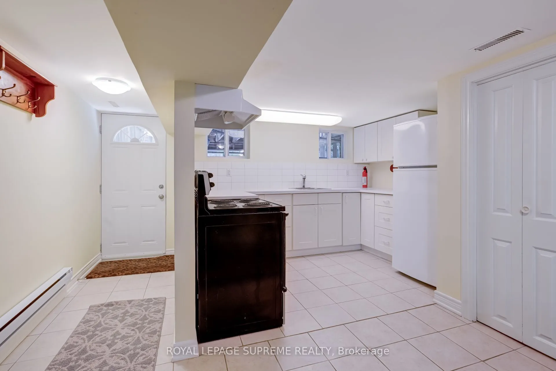 66 Kenwood Avenue, #Lower