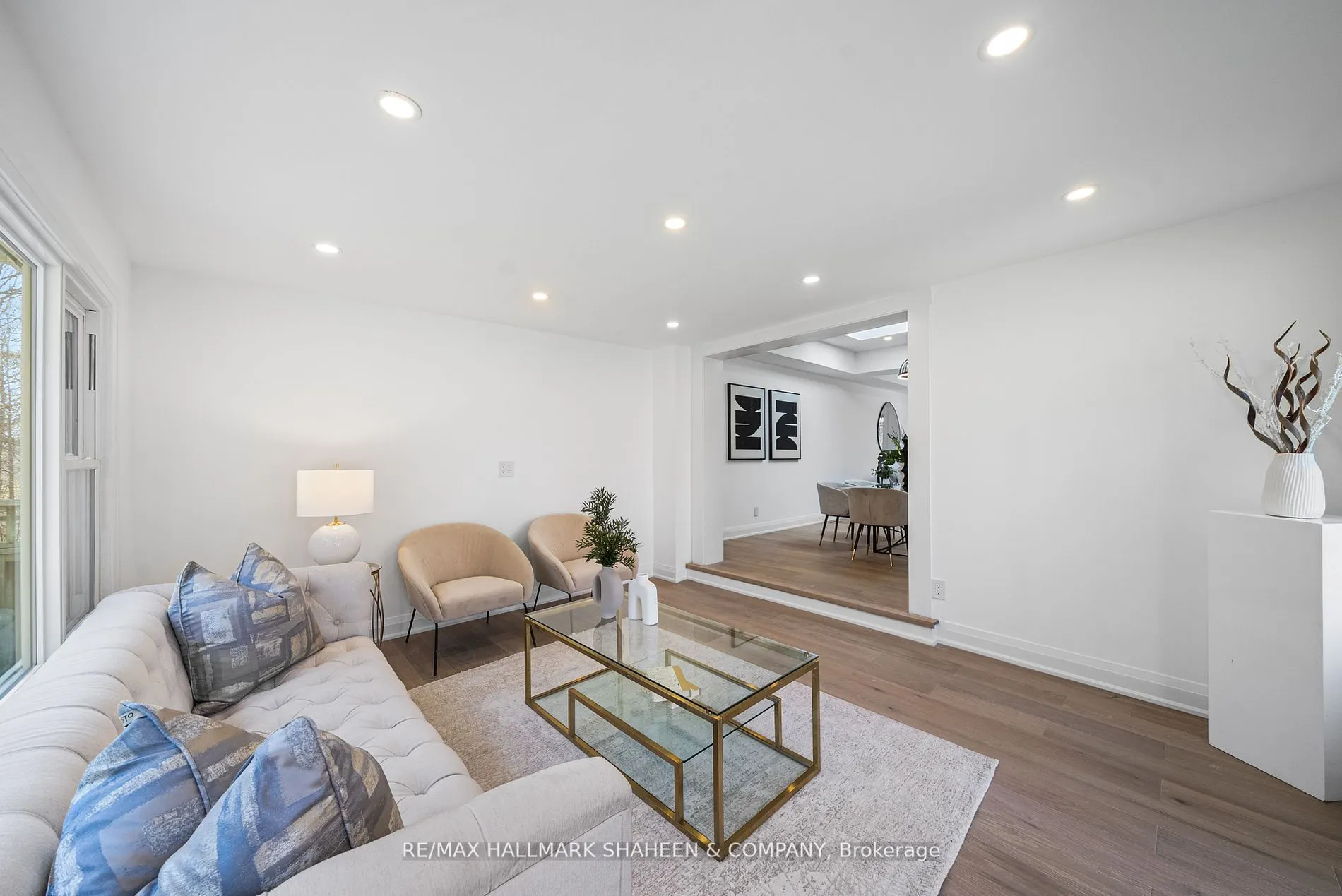 27 Christine Crescent