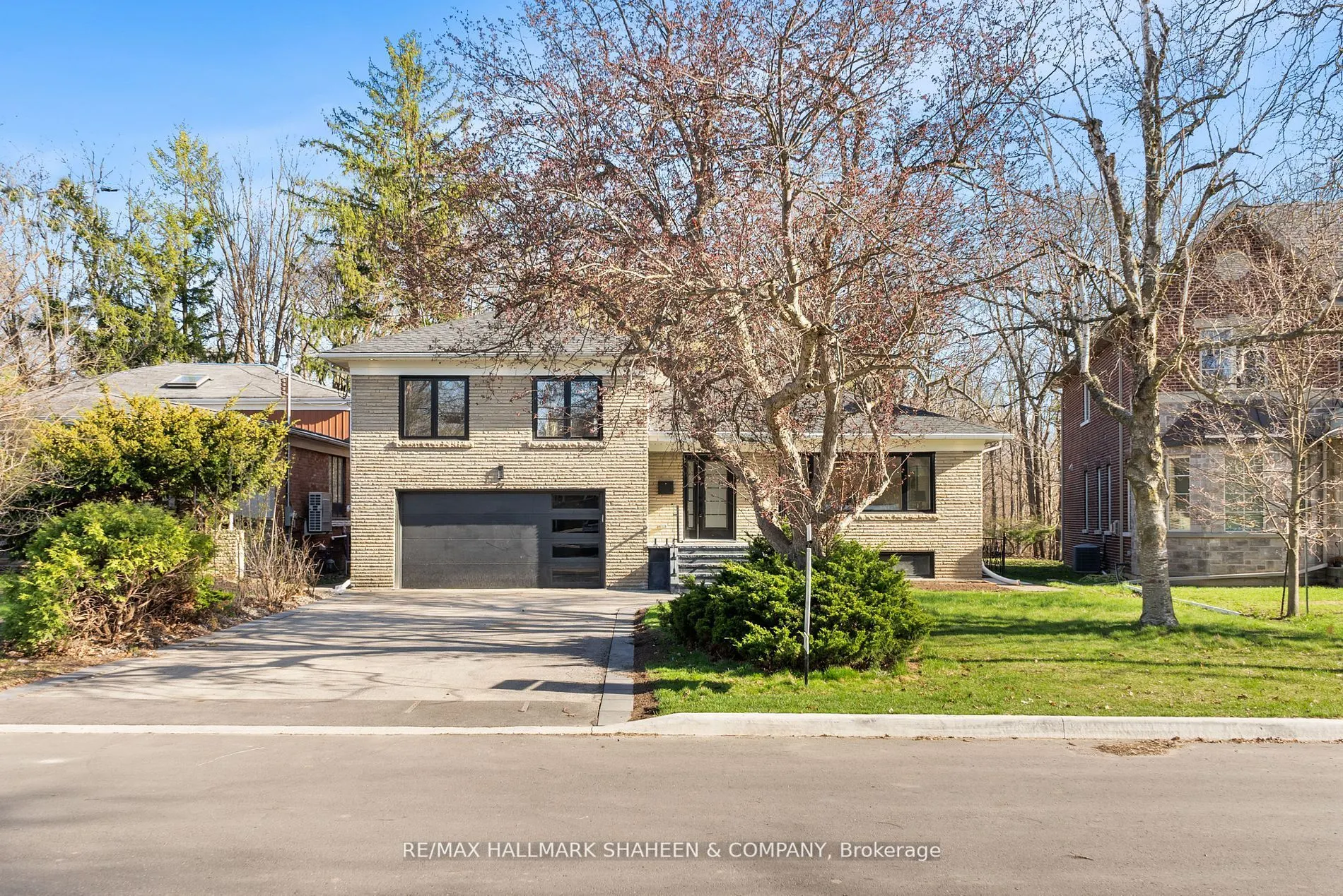 27 Christine Crescent