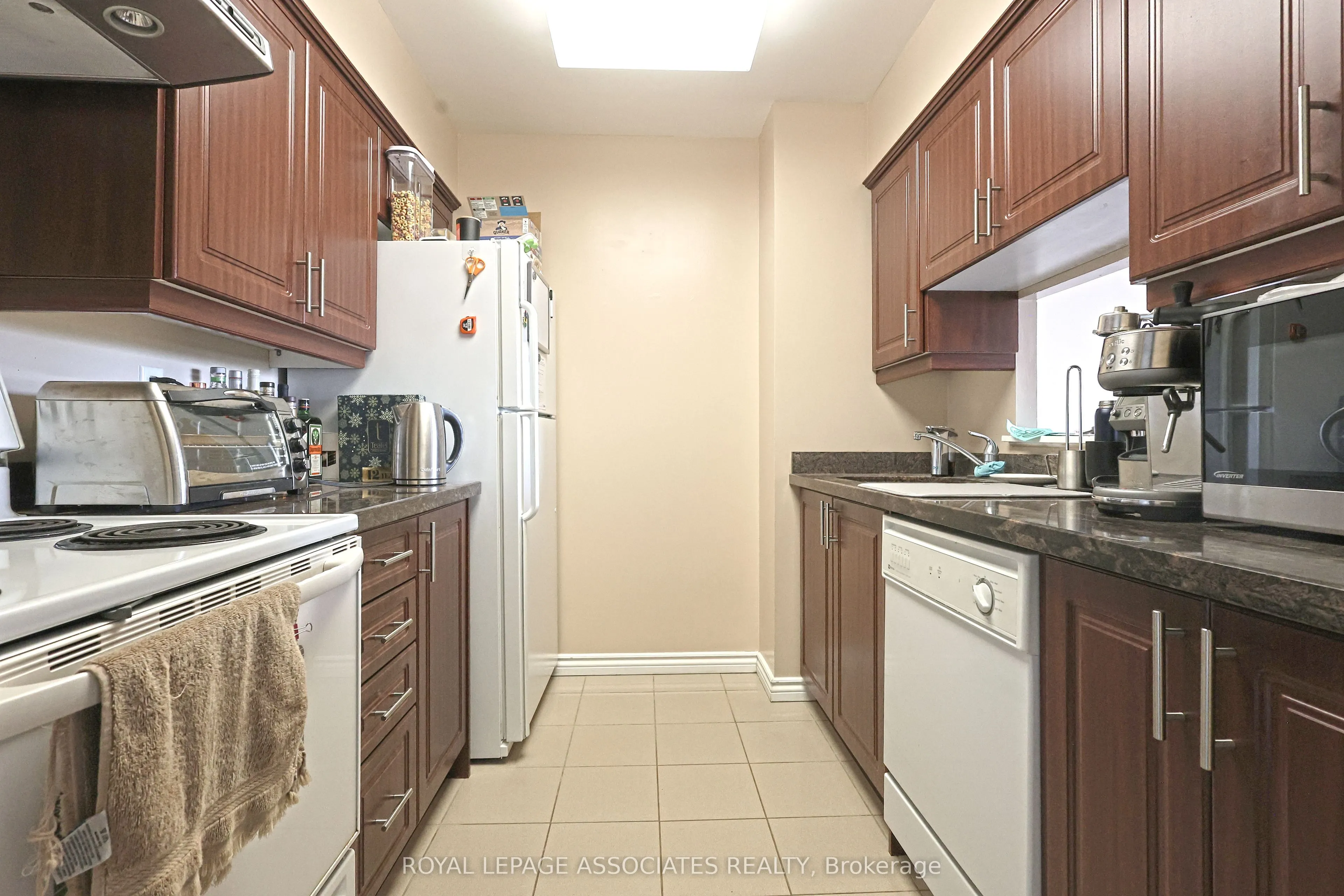 21 Overlea Boulevard, #208