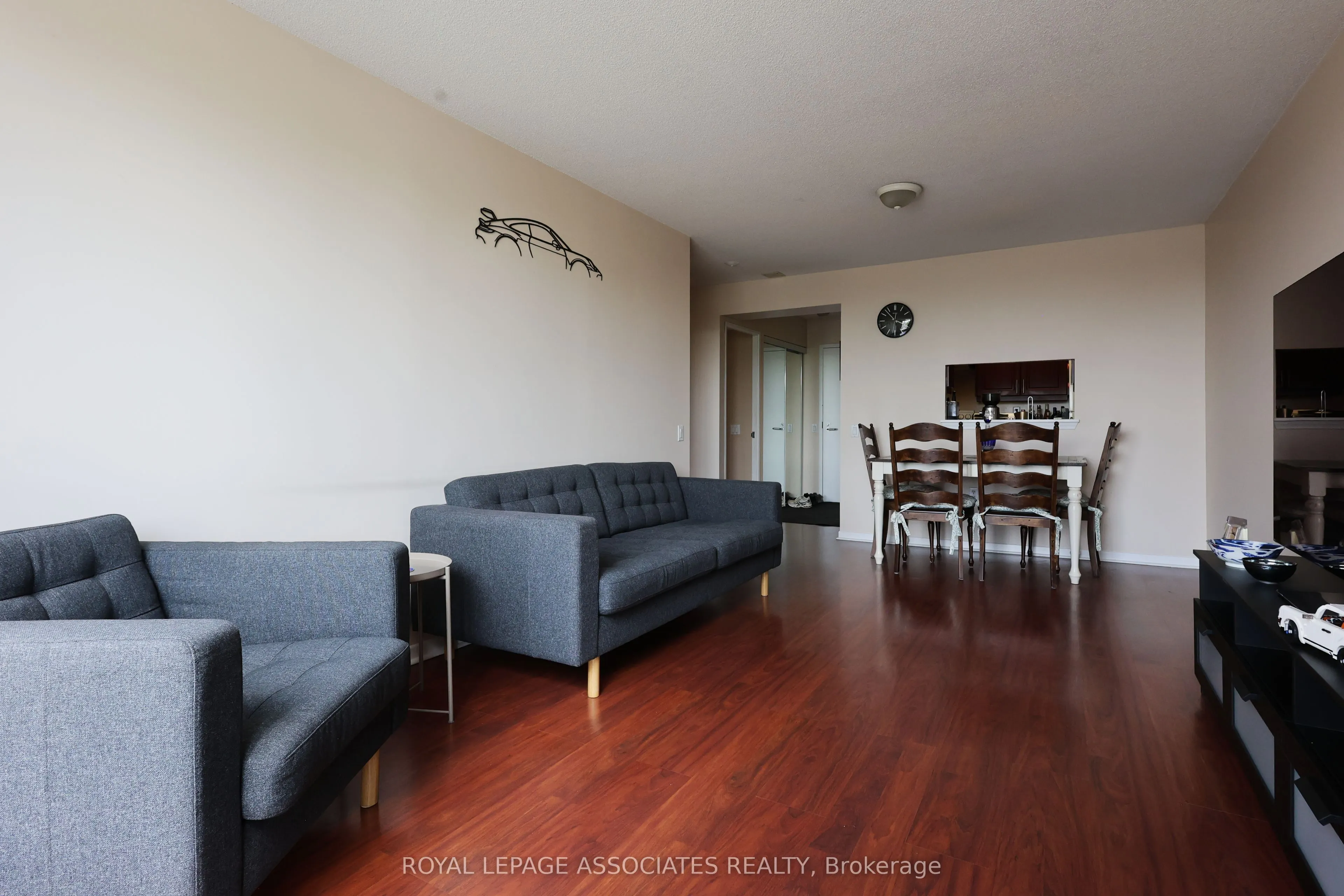21 Overlea Boulevard, #208