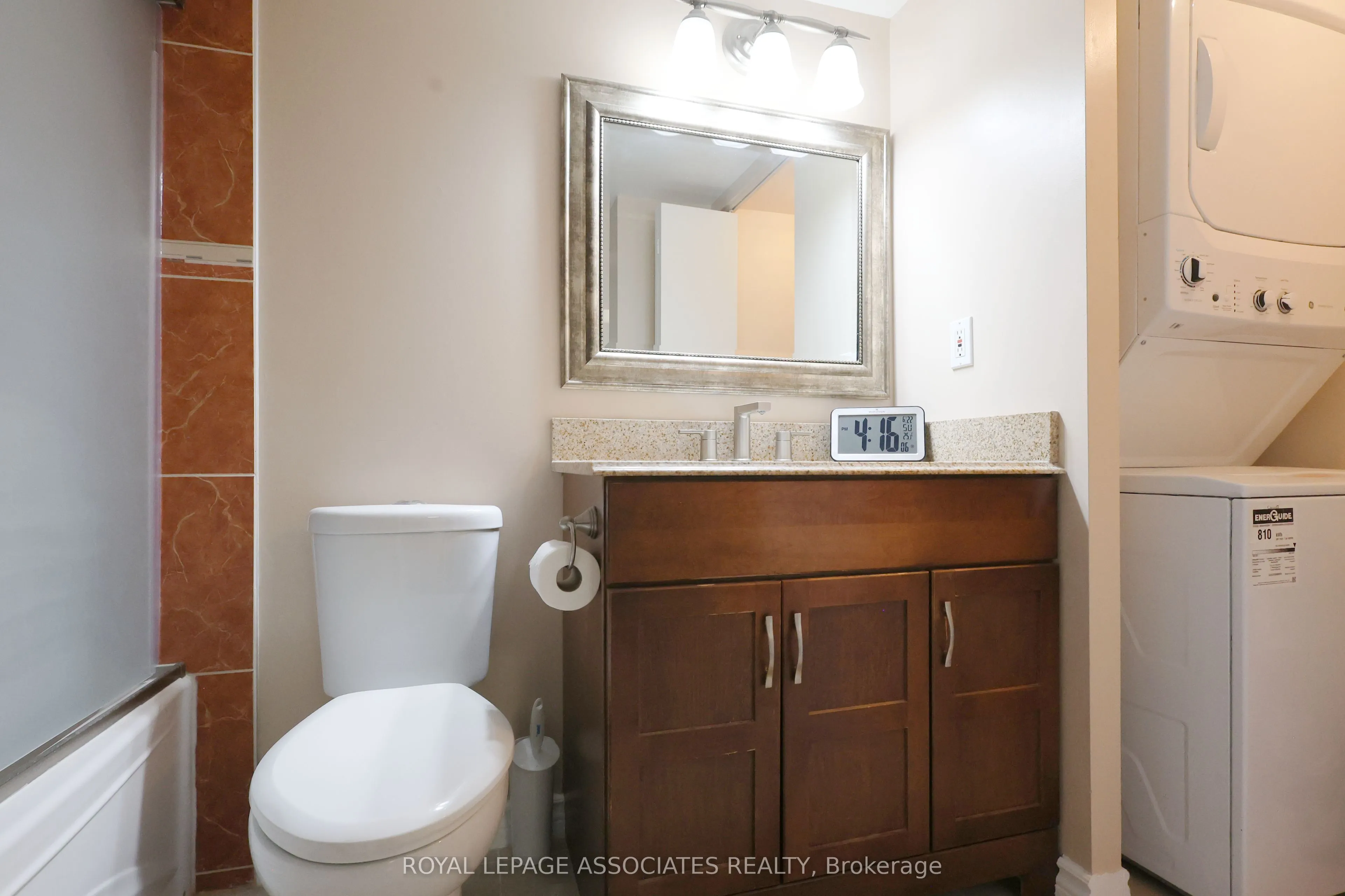 21 Overlea Boulevard, #208