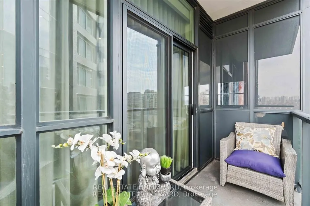 32 Davenport Road, #1401