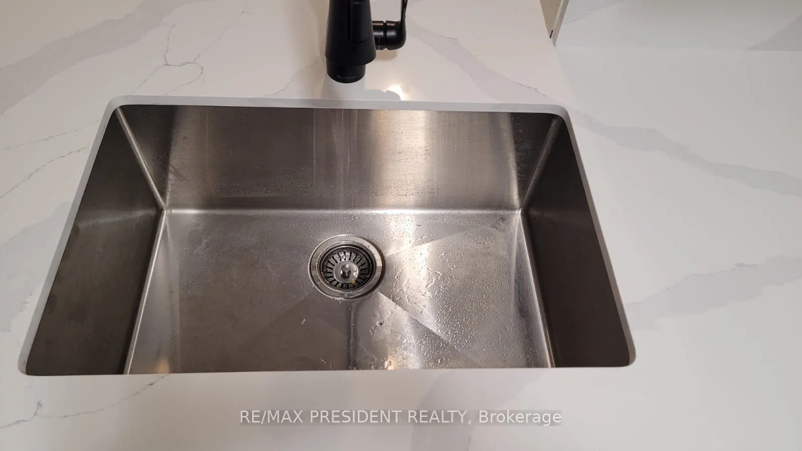 4978 Yonge Street, #1911