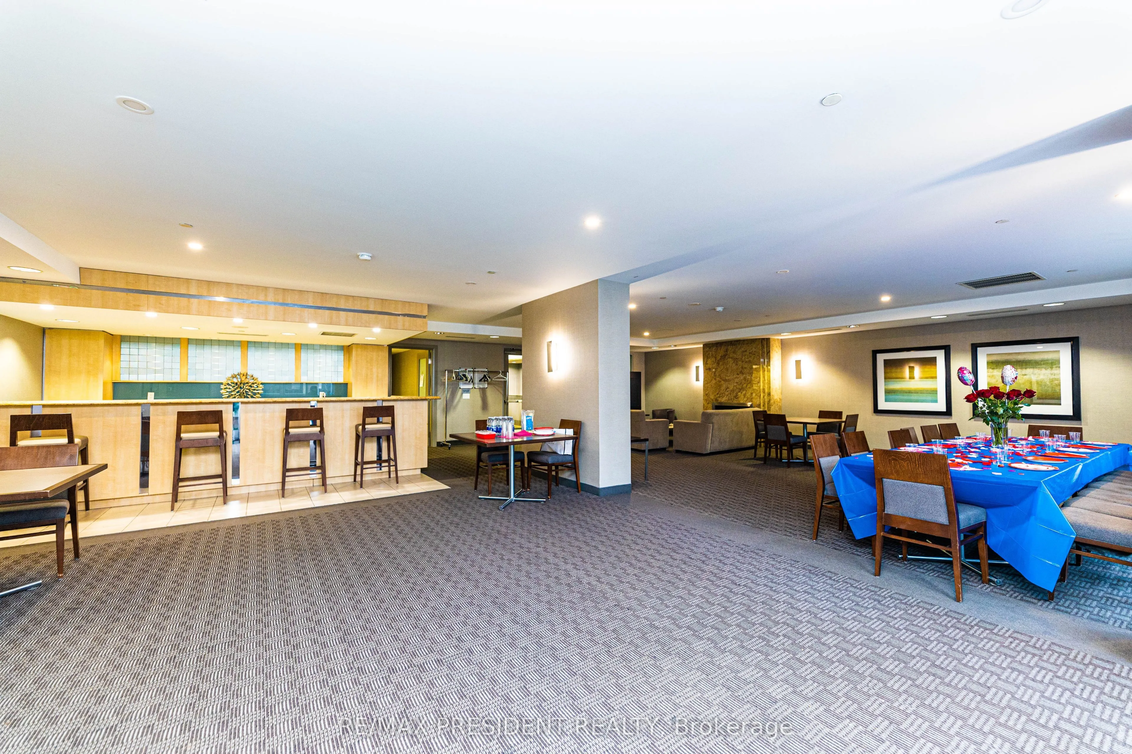 4978 Yonge Street, #1911