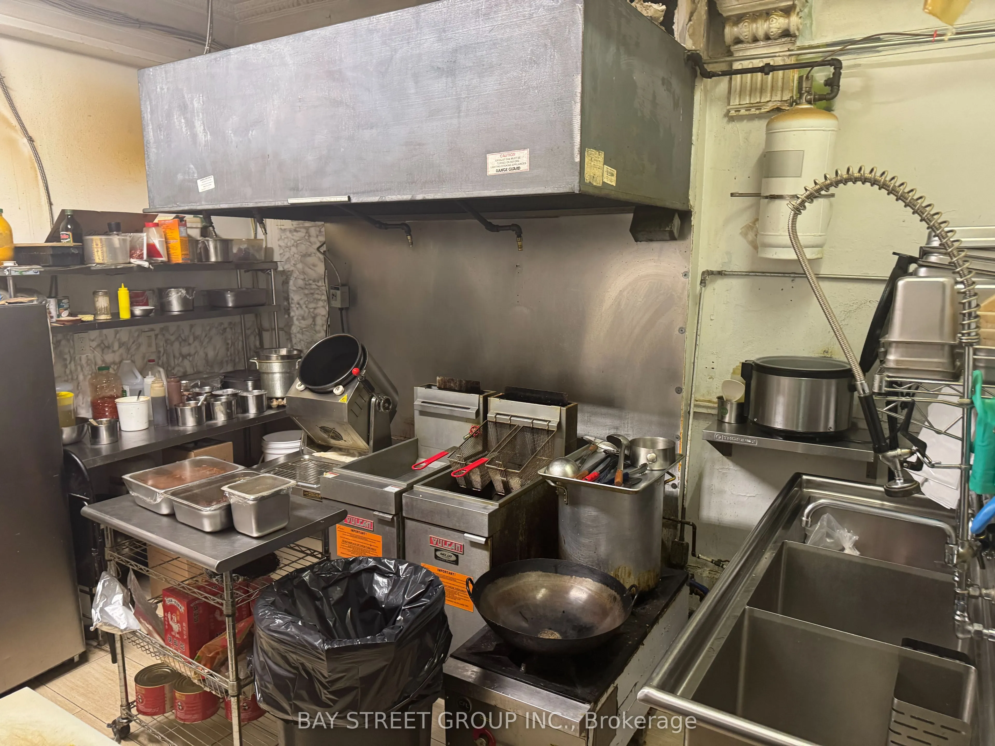 690 Bloor Street W