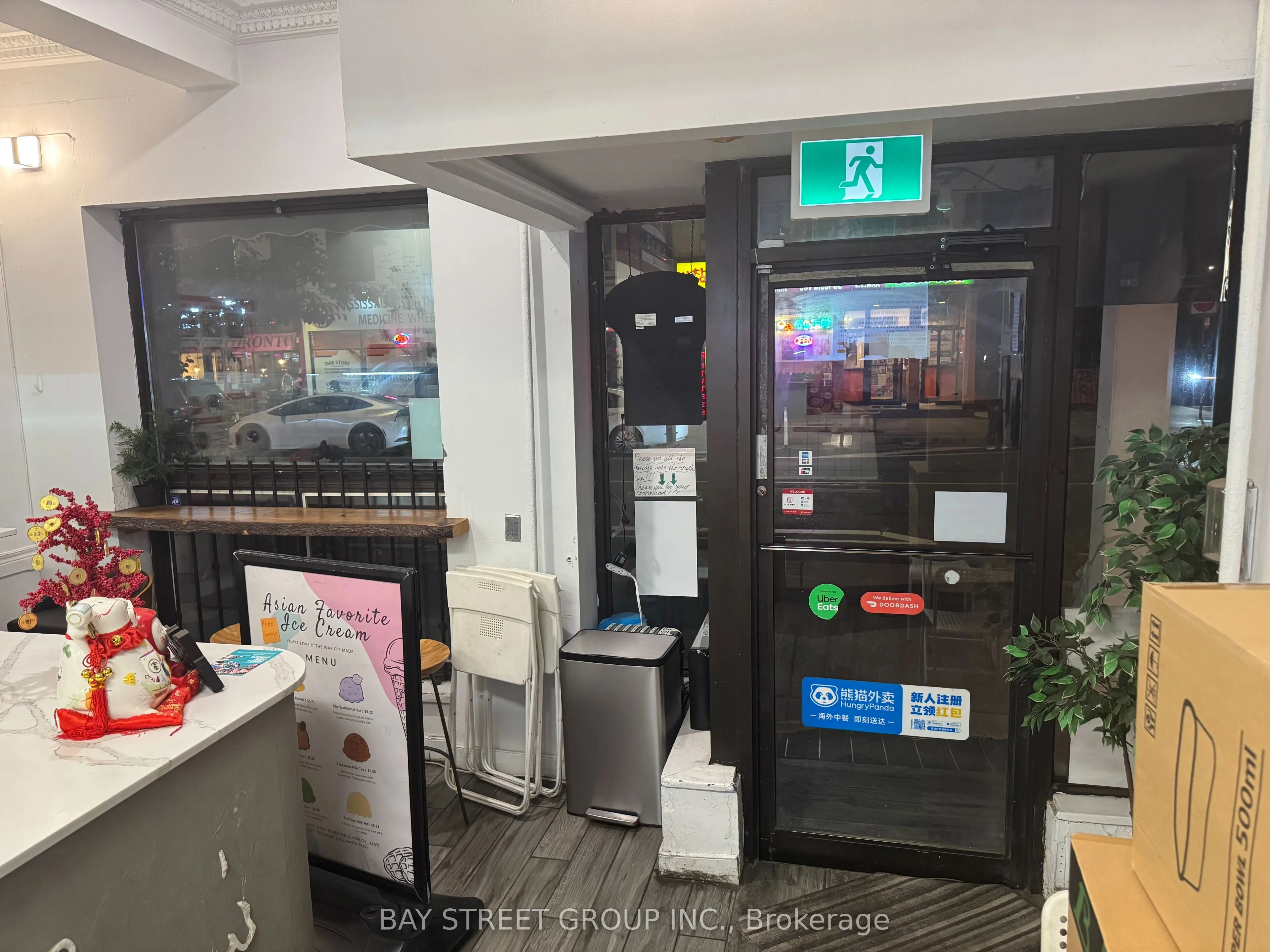 690 Bloor Street W