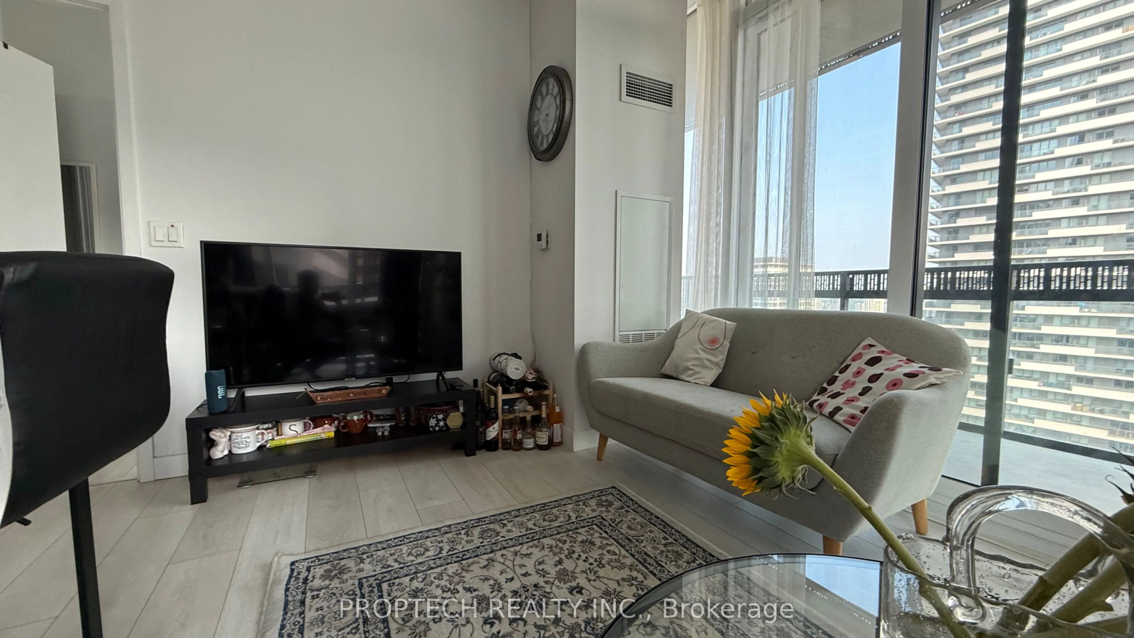 8 Eglinton Avenue E, #2002