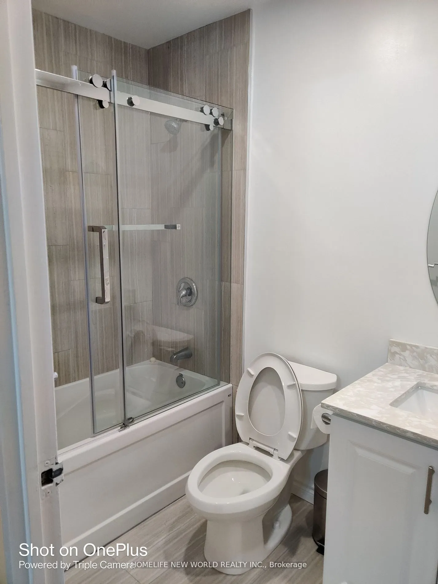 519 Dundas Street W, #1001