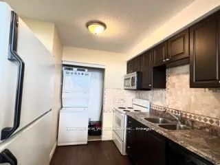 519 Dundas Street W, #1001