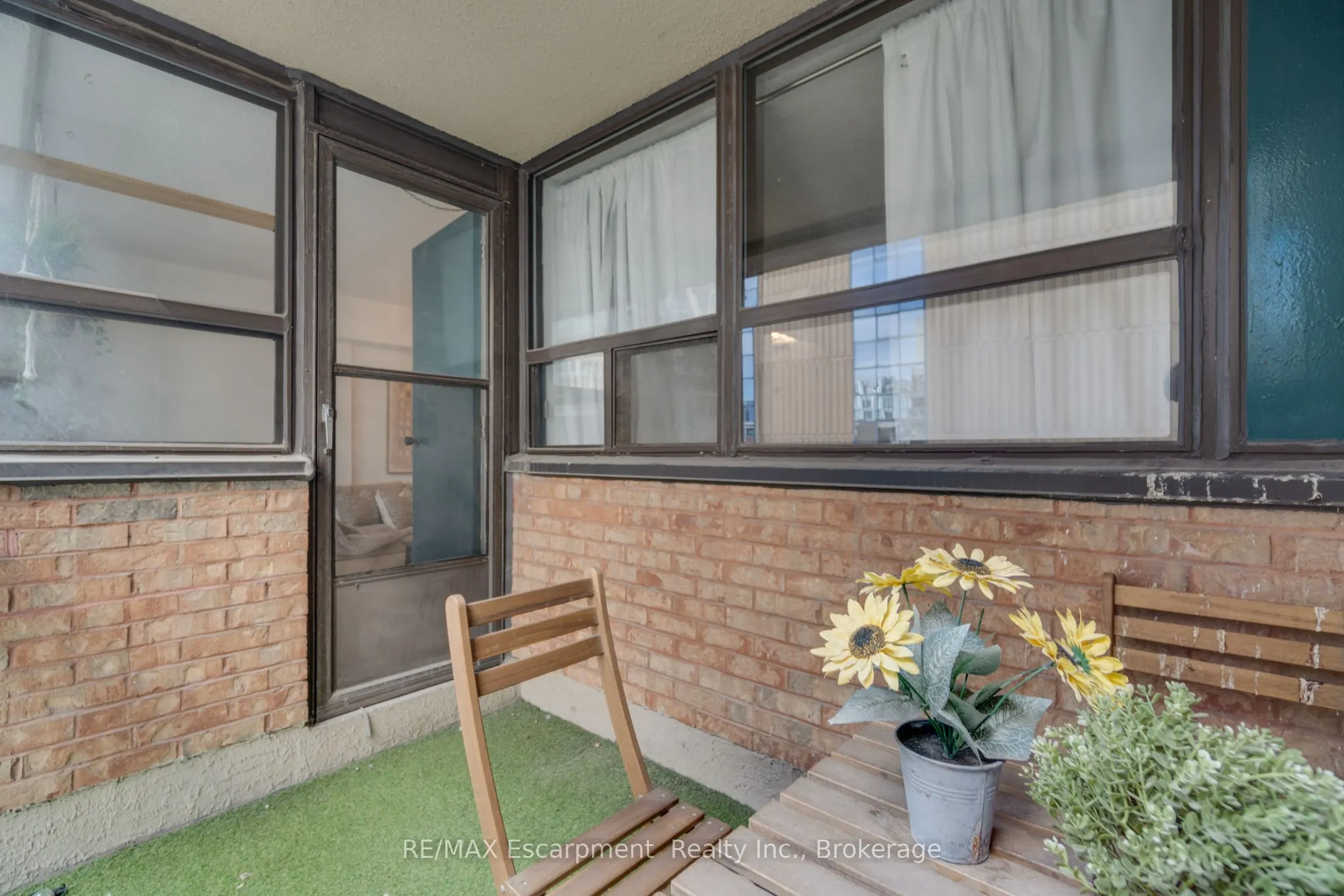 80 Saint Patrick Street, #820