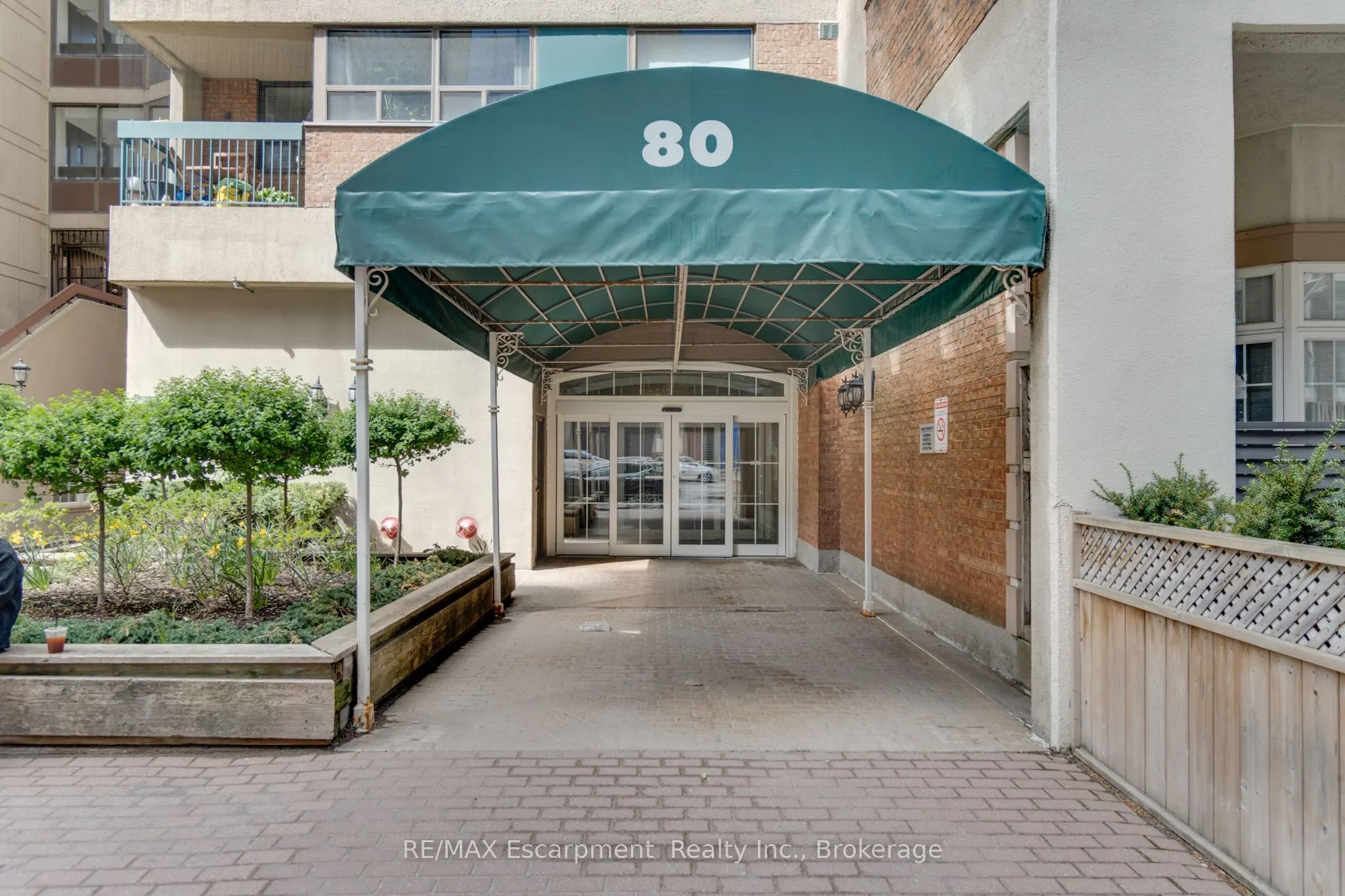 80 Saint Patrick Street, #820