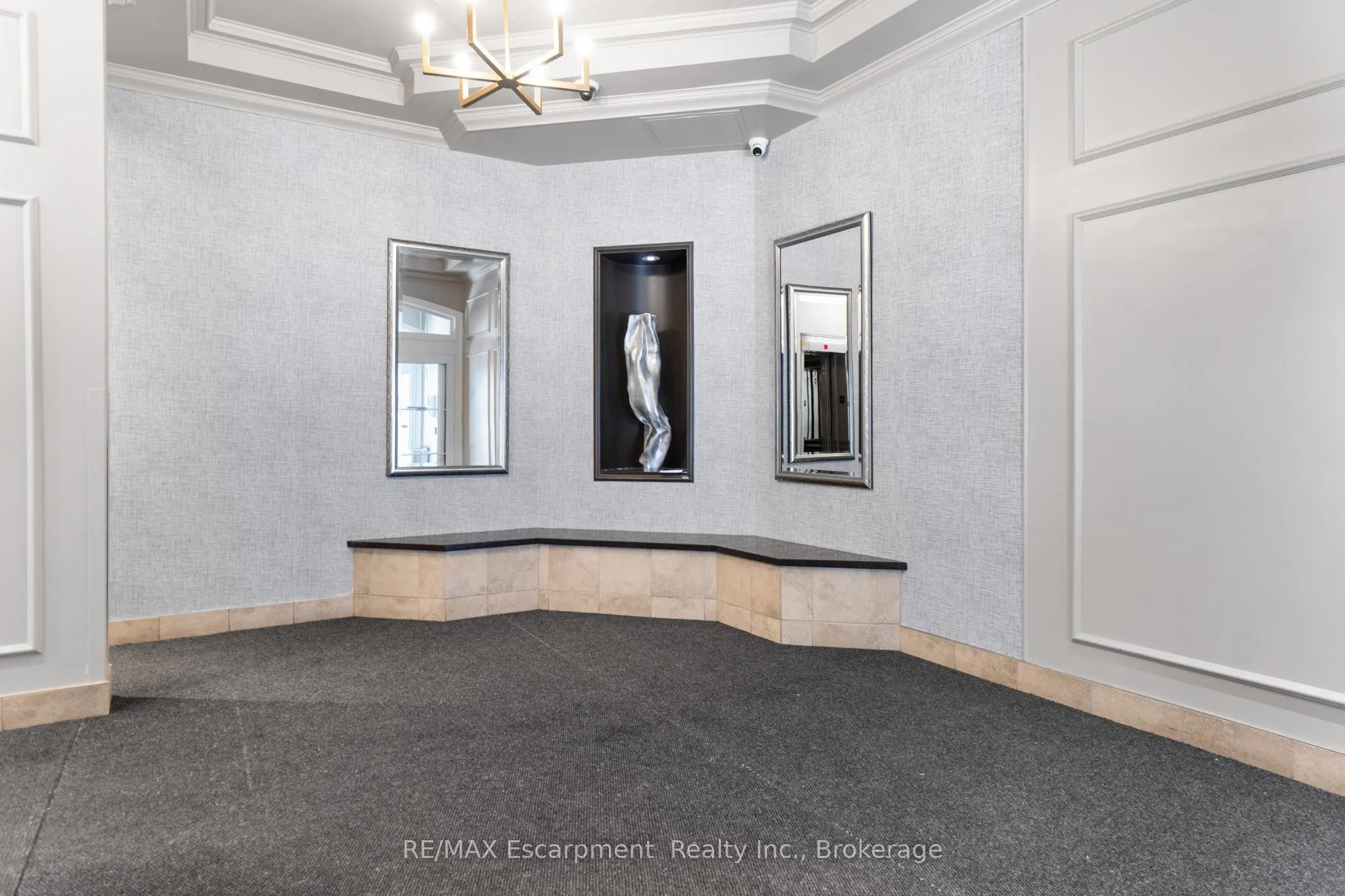 80 Saint Patrick Street, #820