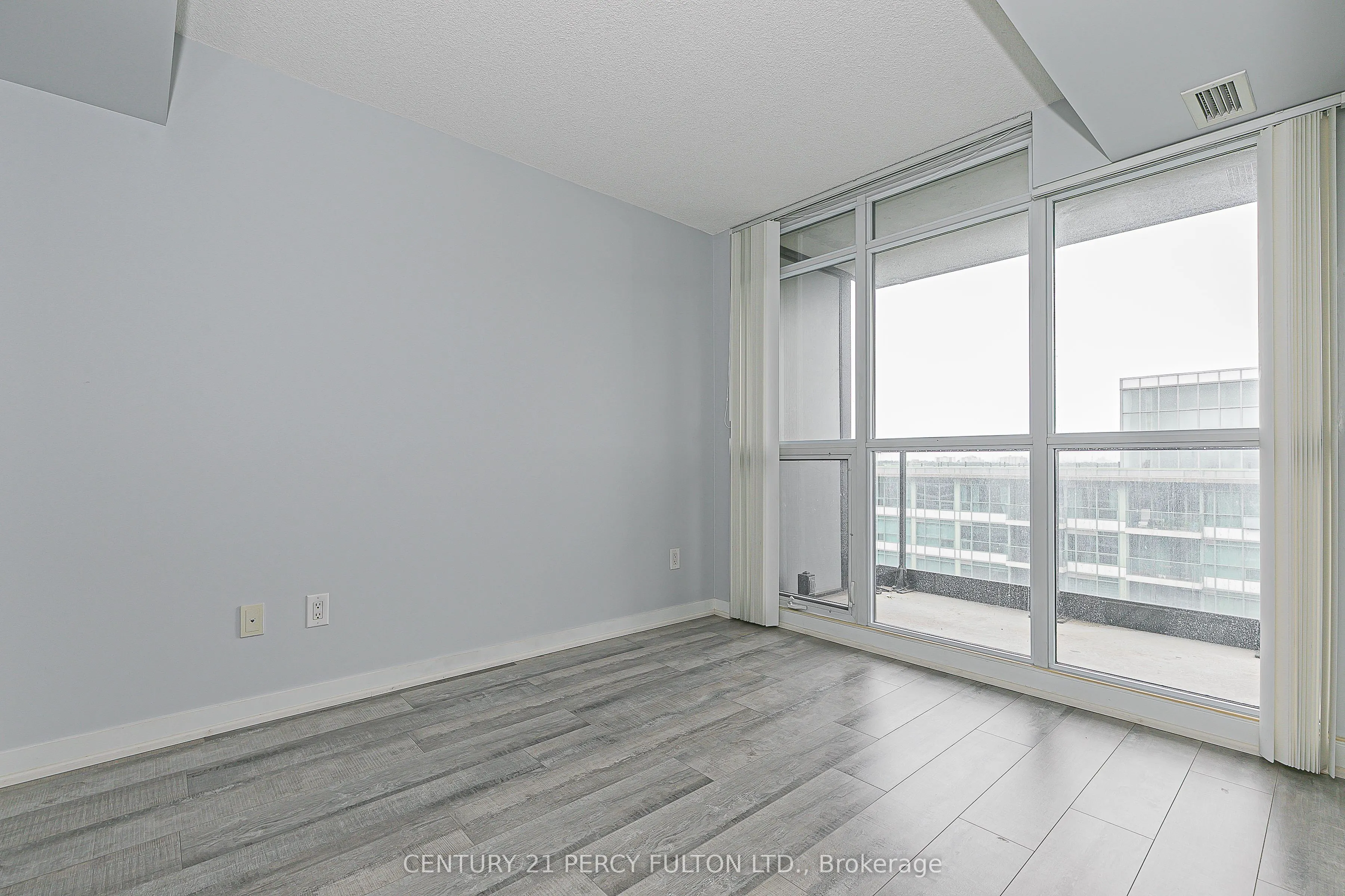 19 Singer Court, #1612