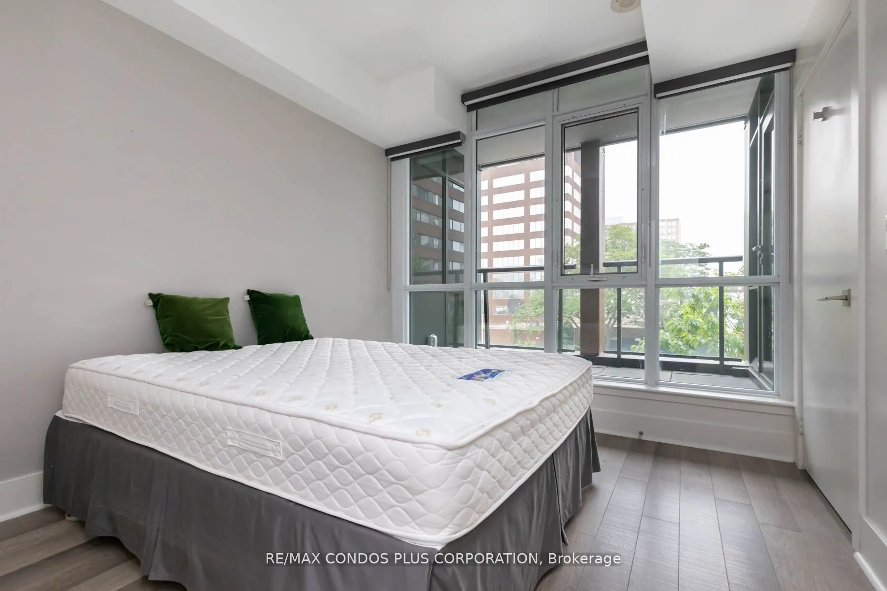 32 Davenport Road #306