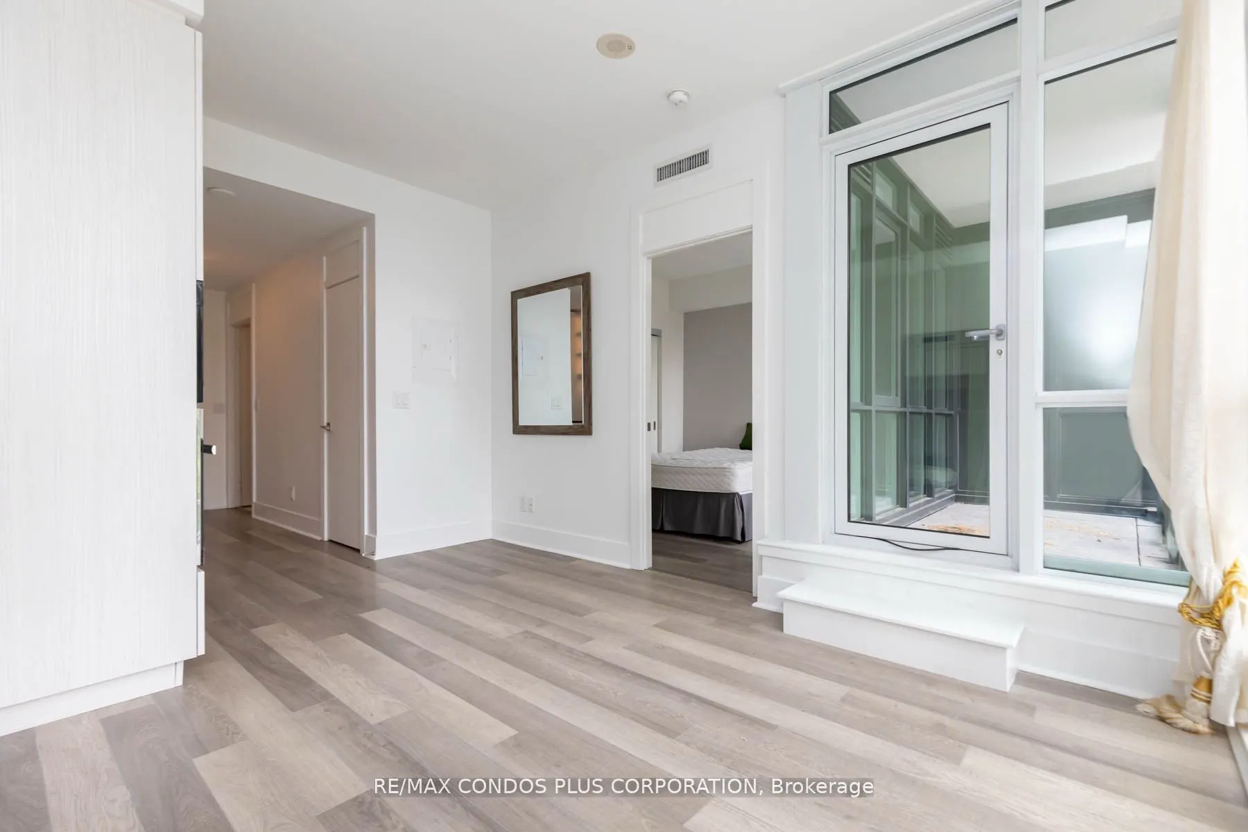 32 Davenport Road #306