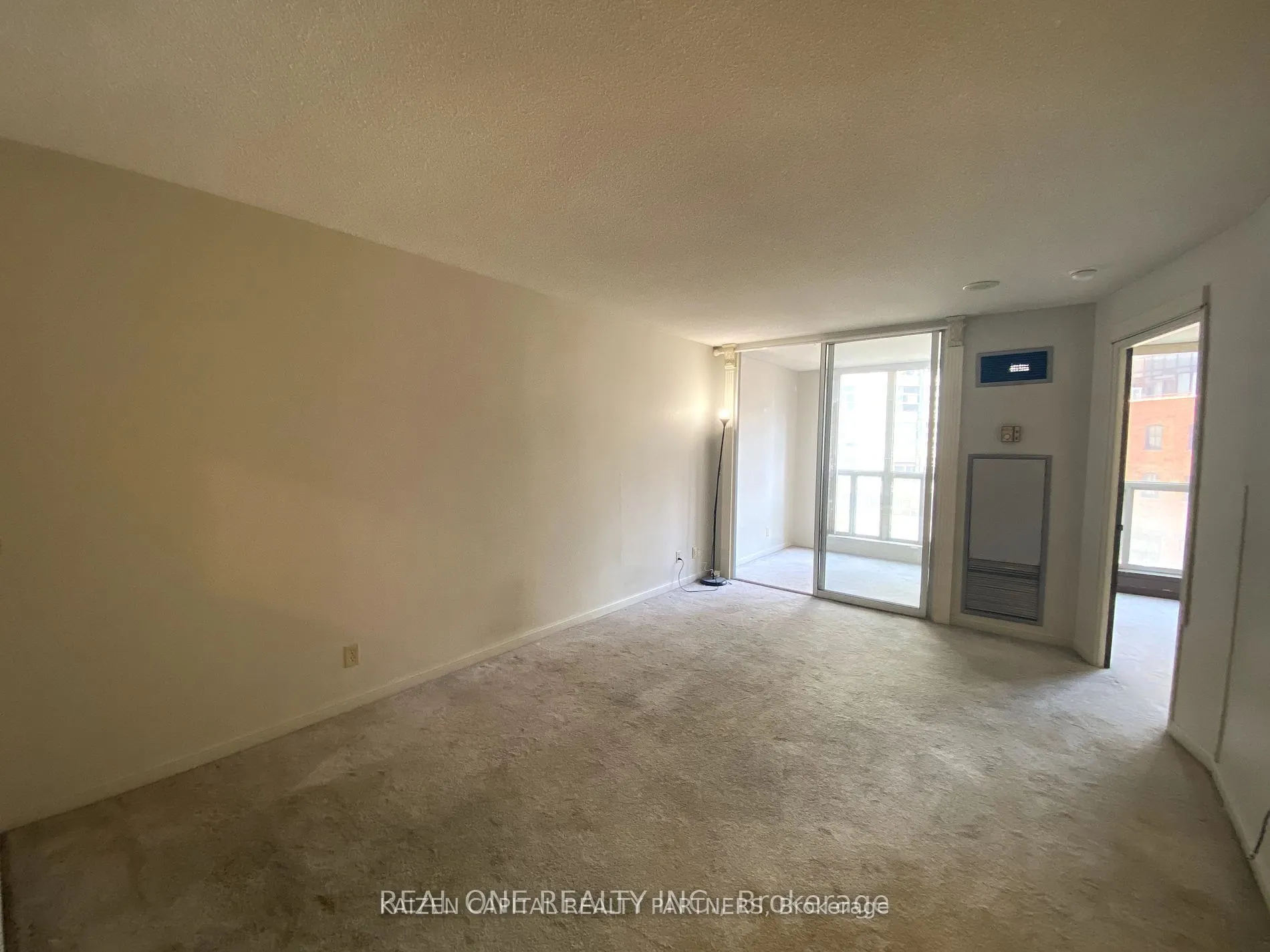 24 Wellesley Street W, #407